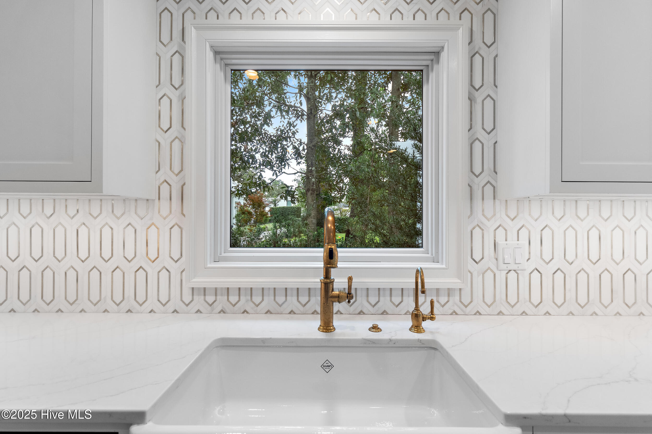 100534920 | Photo 28