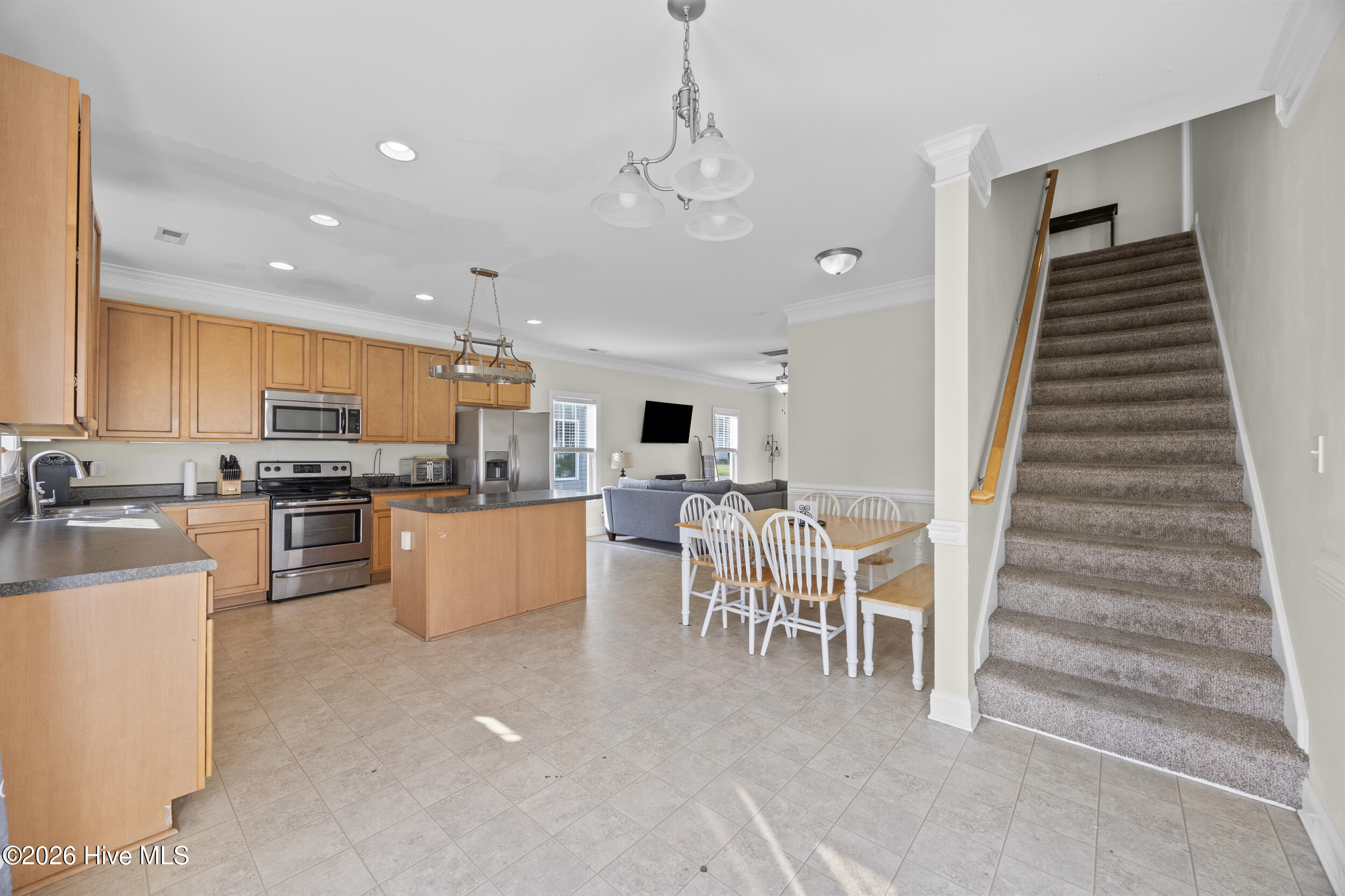 100564548 | Photo 13