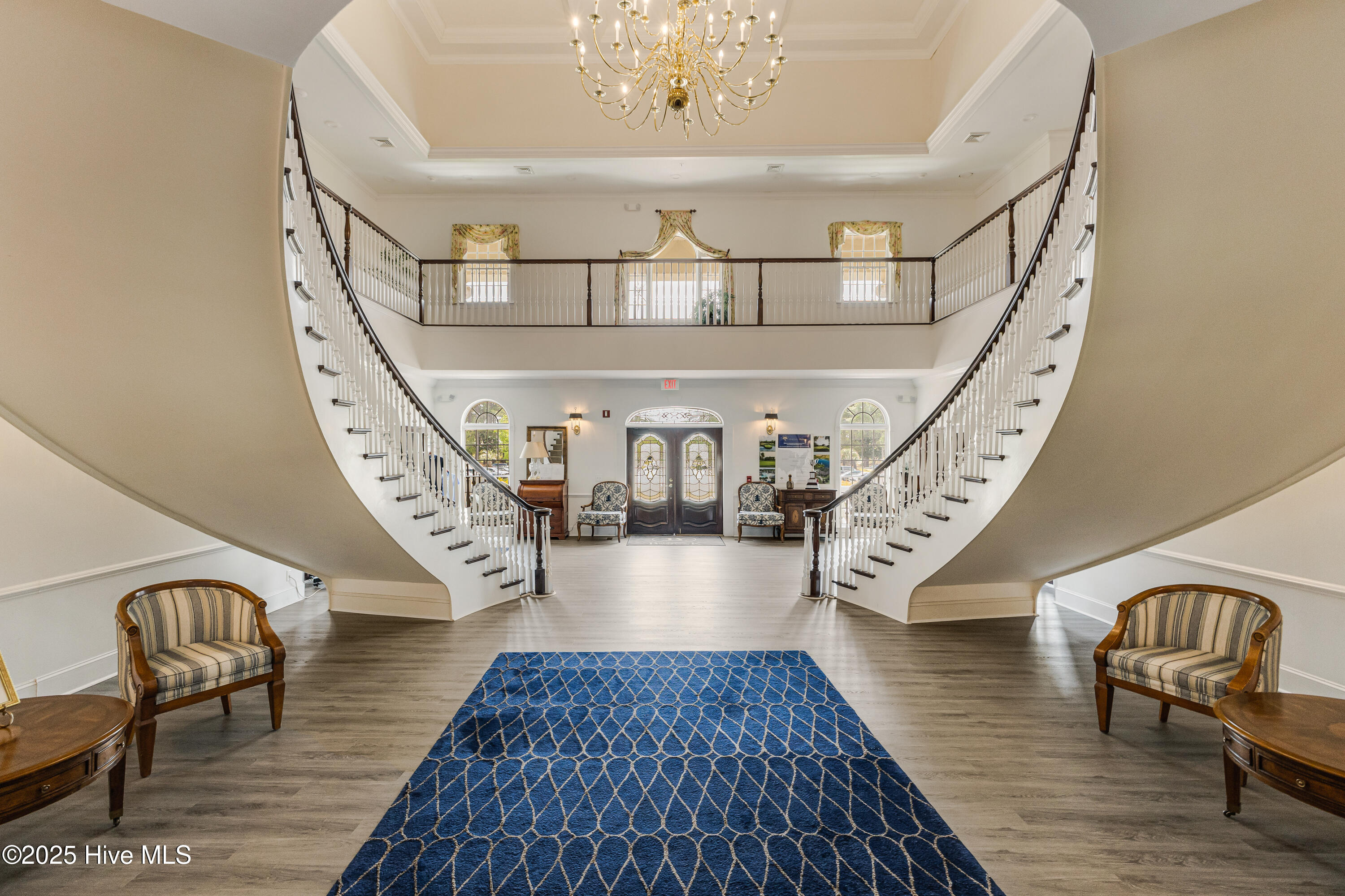 100512349 | Photo 42