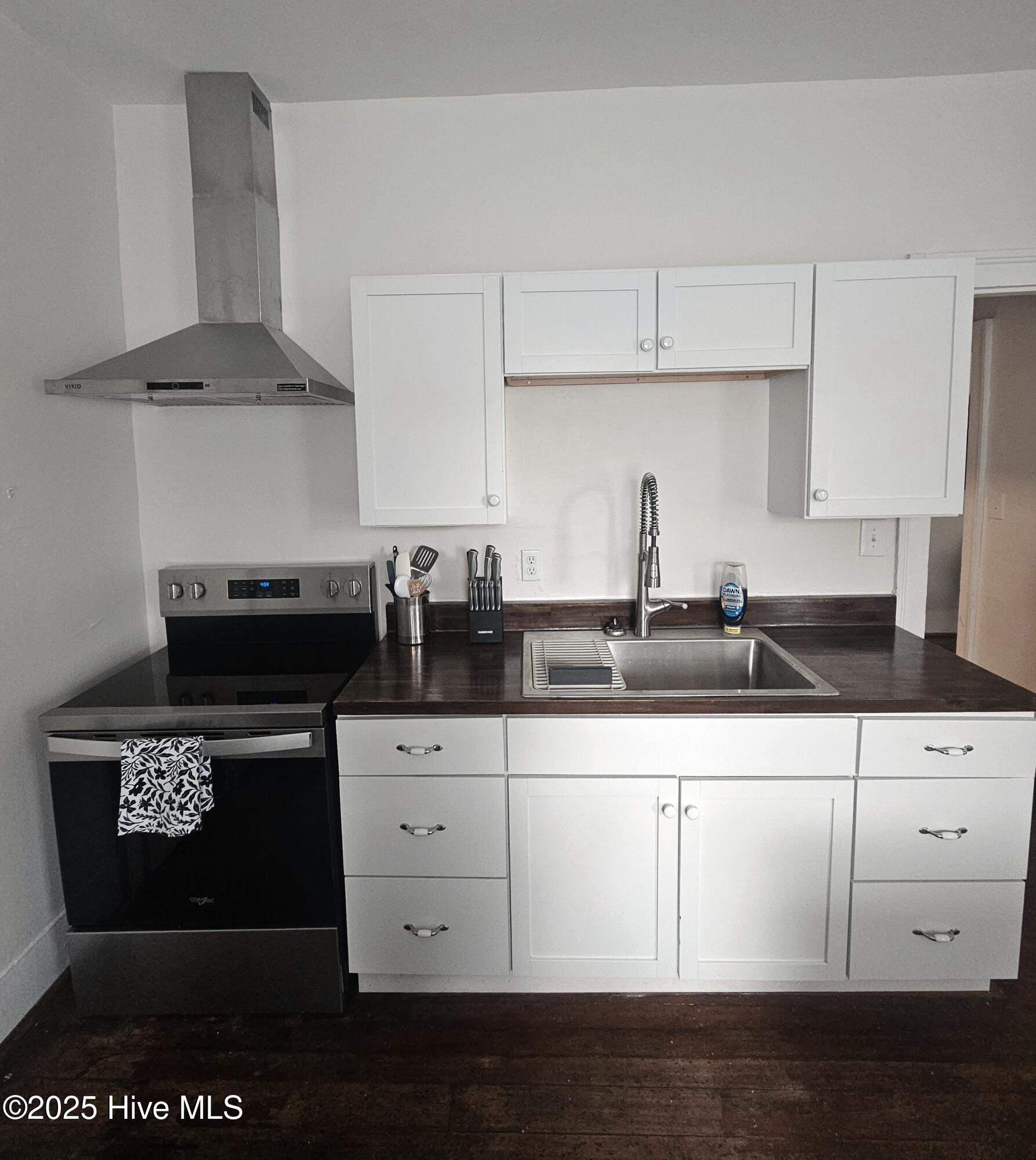 100529607 | Photo 11