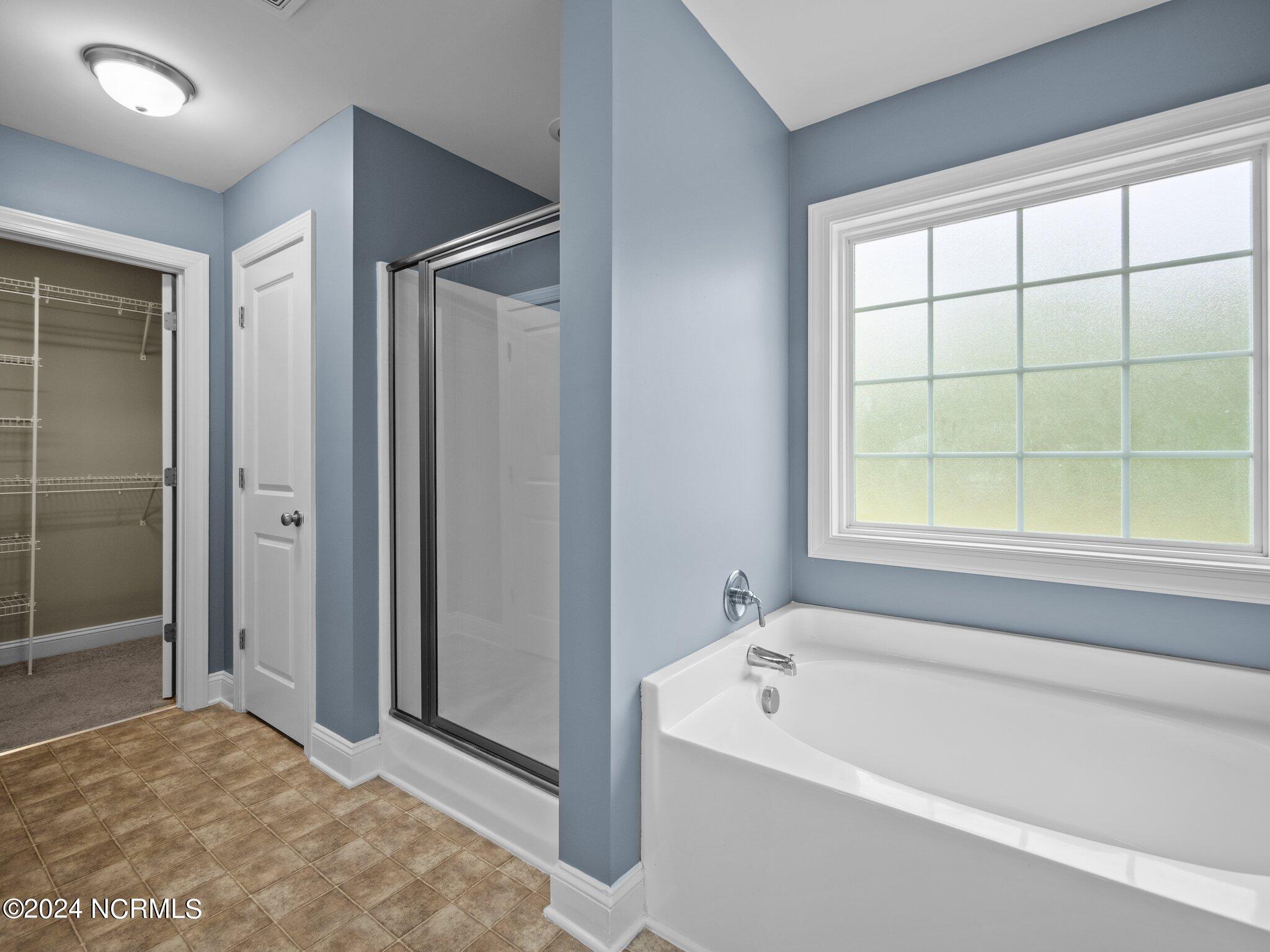 100557405 | Photo 16