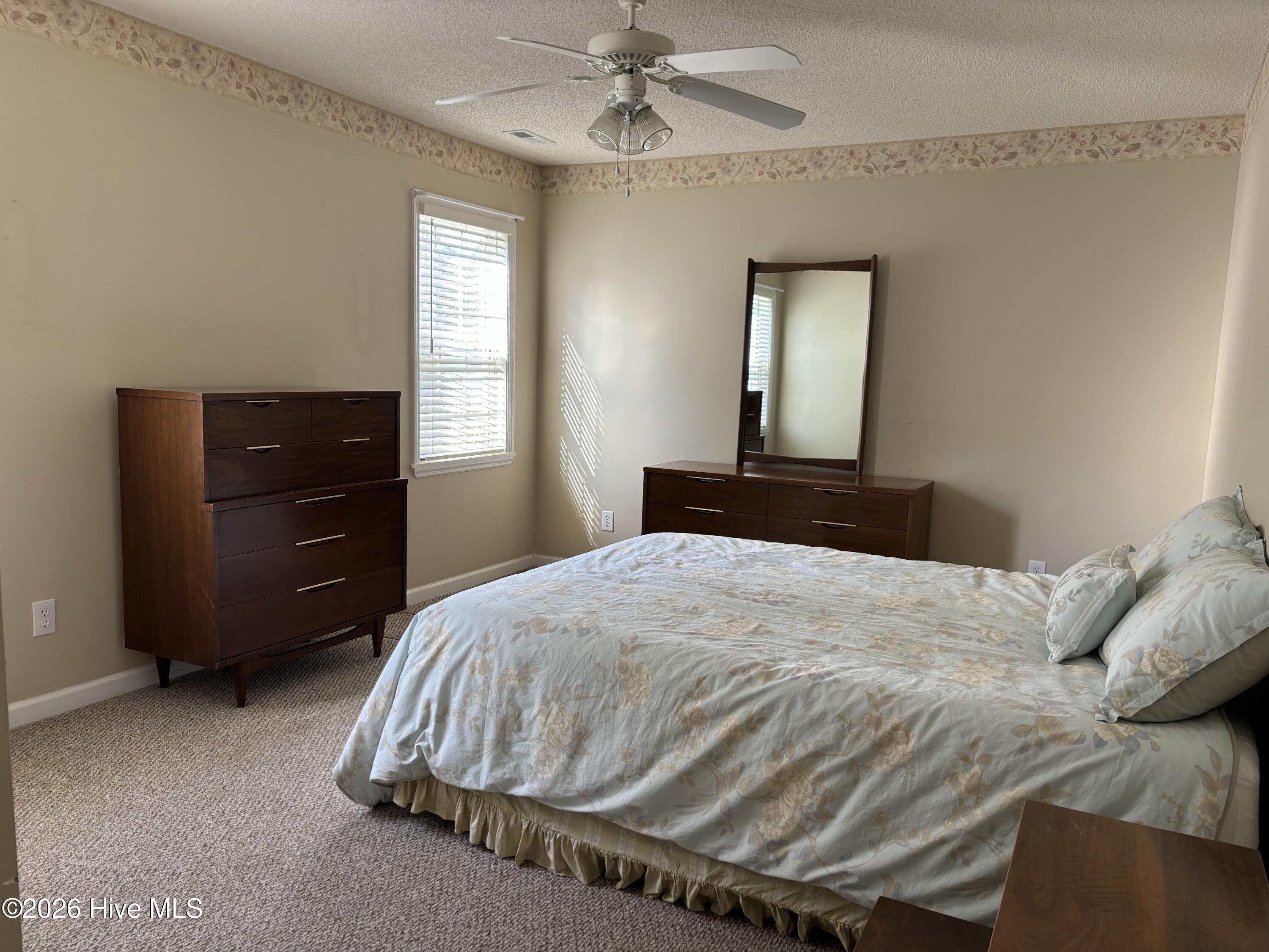 100561448 | Photo 35