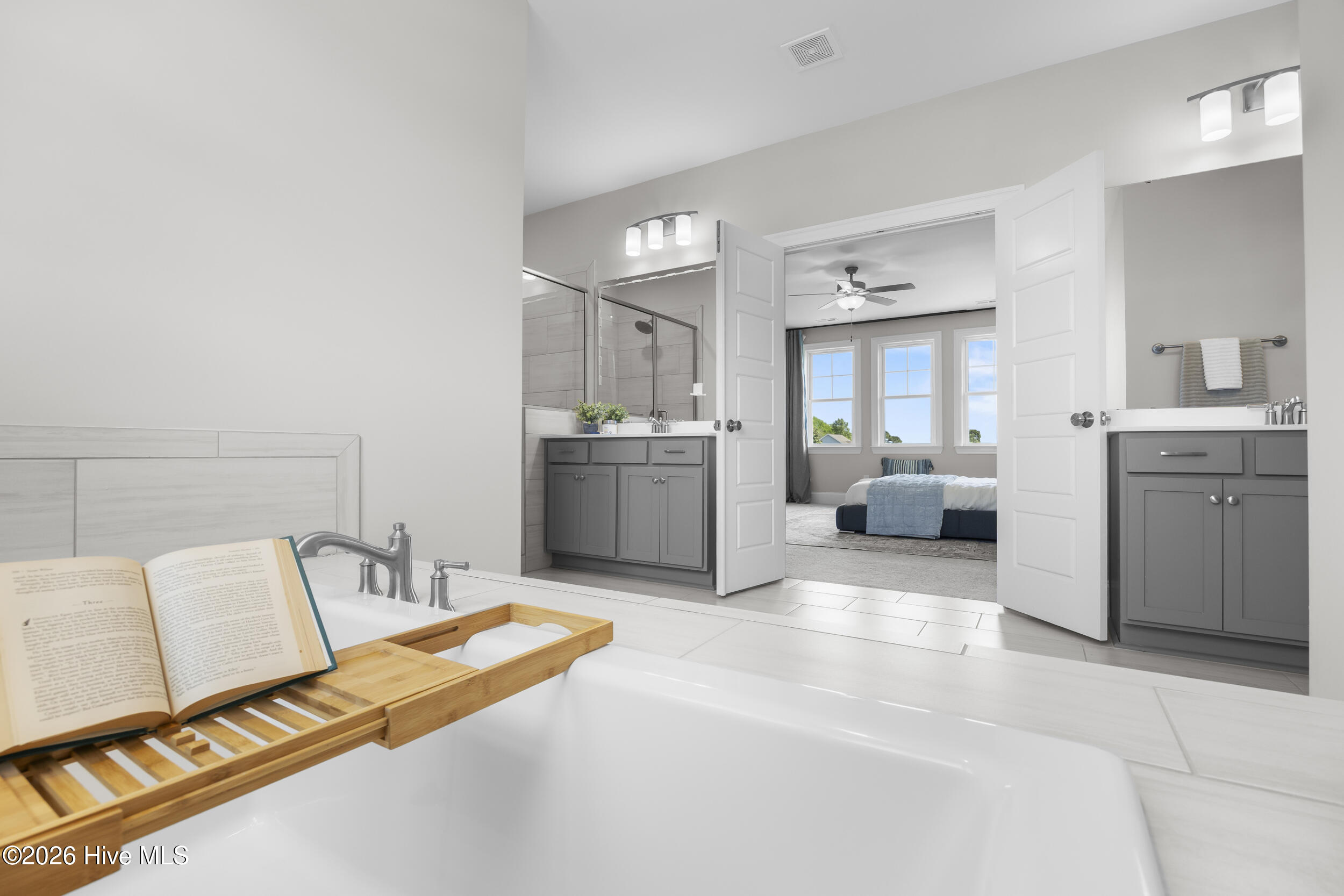 100567603 | Photo 30