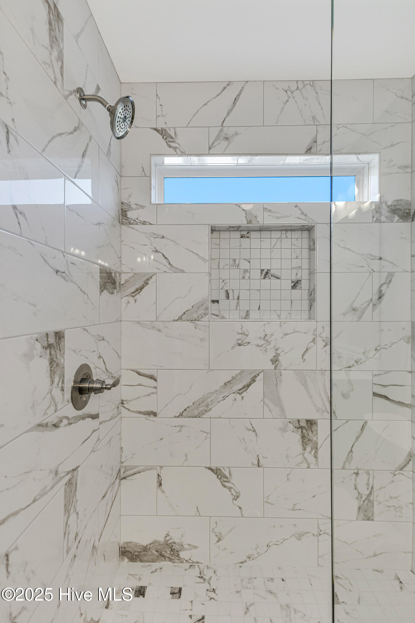 100535613 | Photo 42