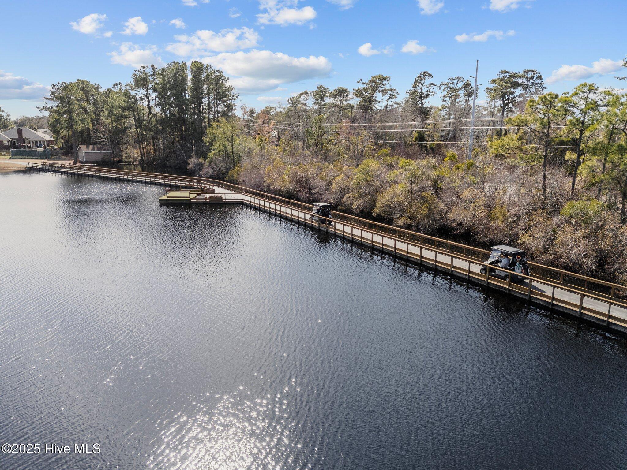 100540163 | Photo 63