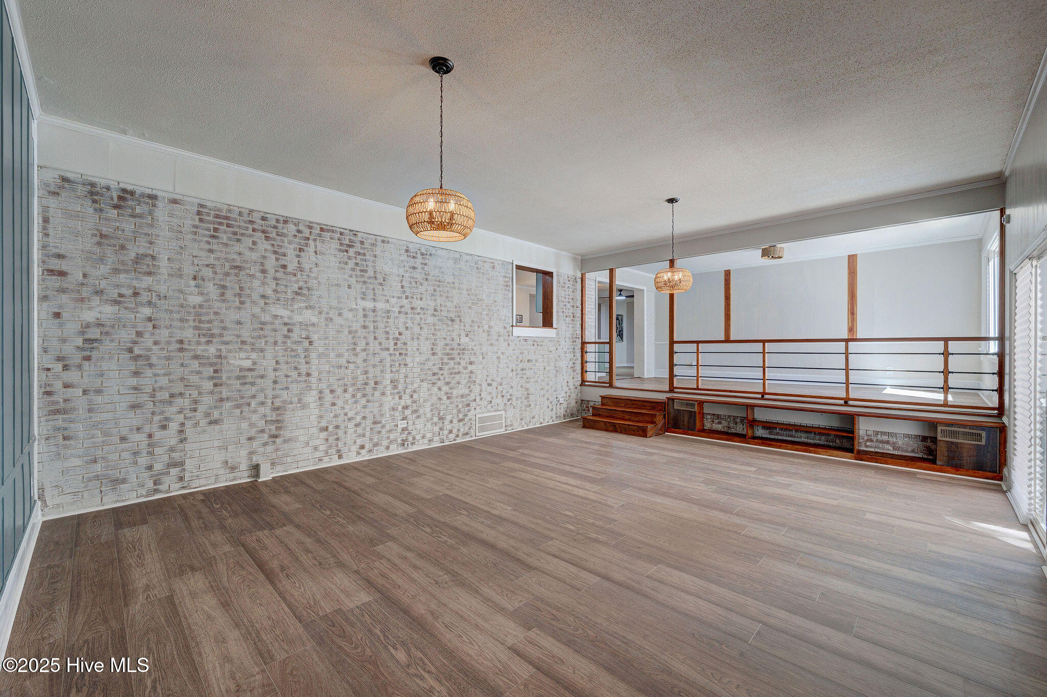 100534664 | Photo 19