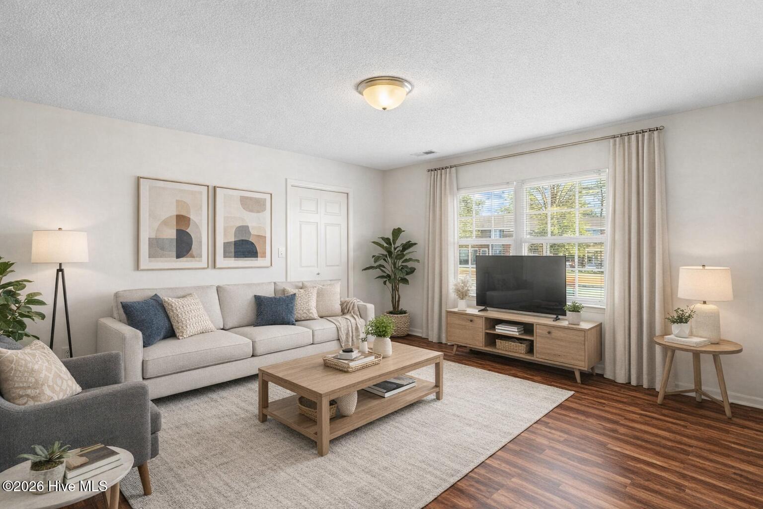 100547595 | Photo 11