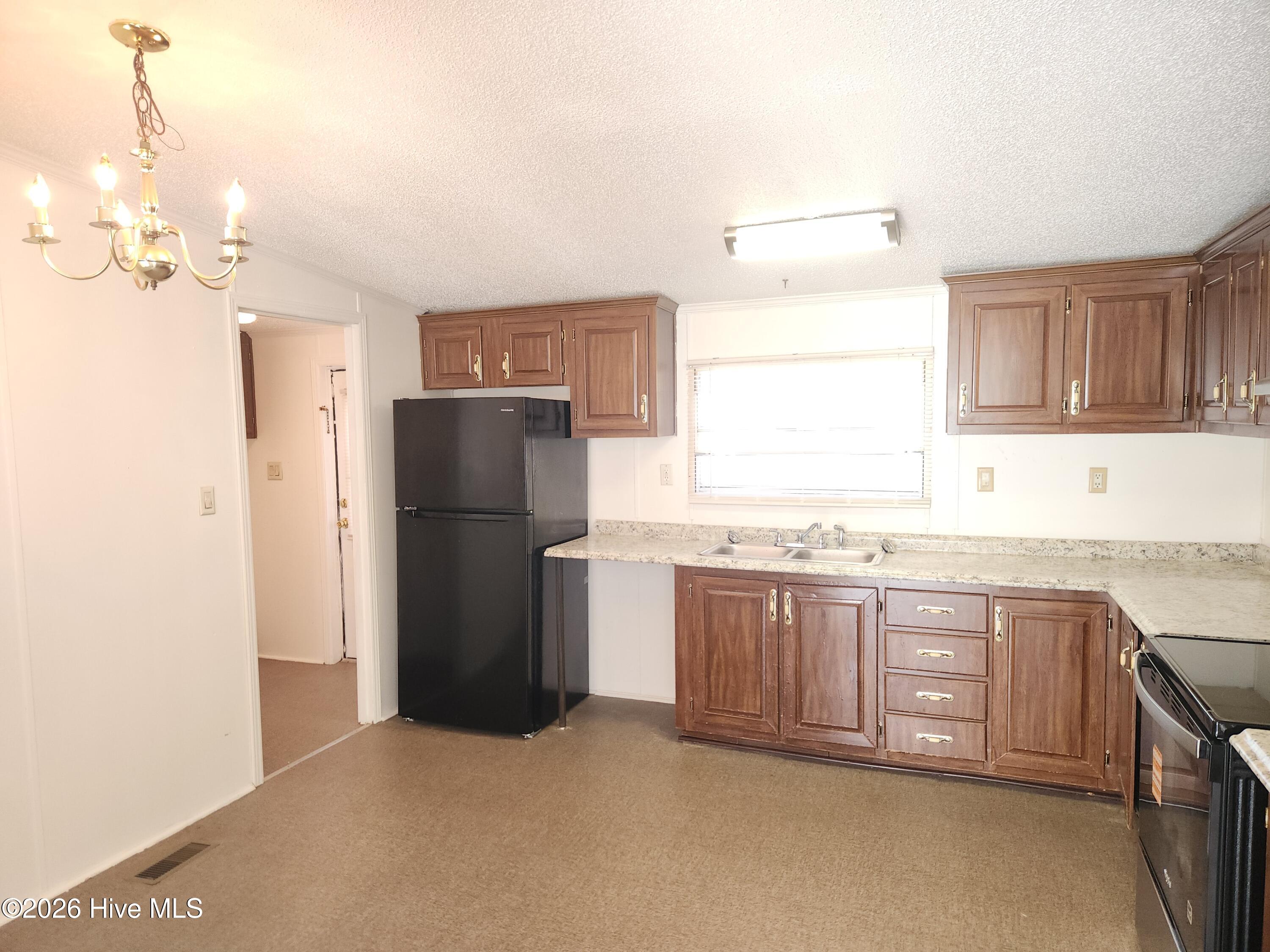 100550043 | Photo 14