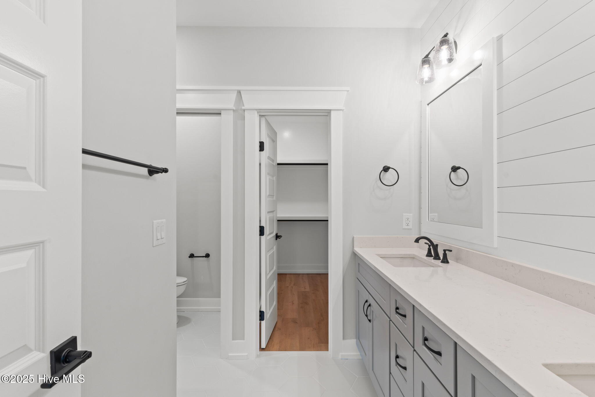 100479579 | Photo 18