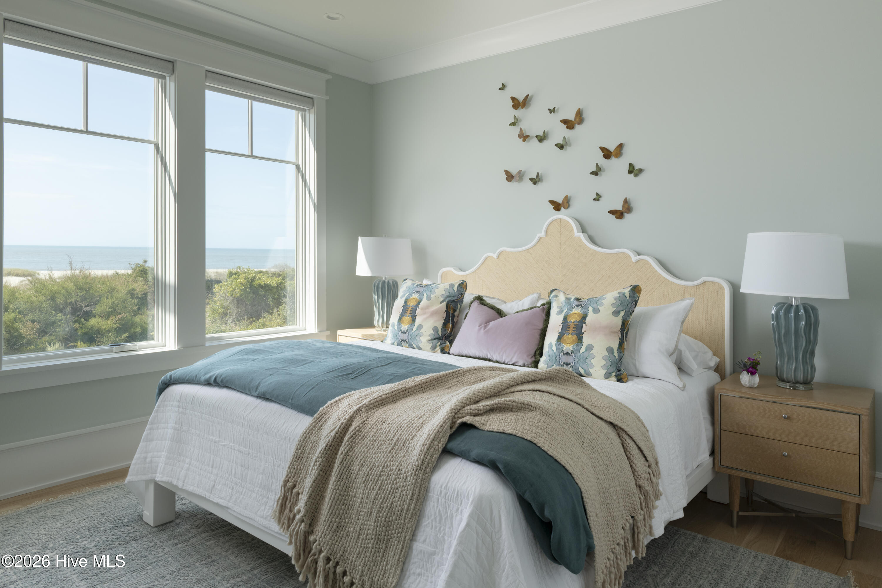 100569971 | Photo 33