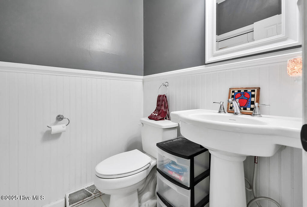 100537845 | Photo 33