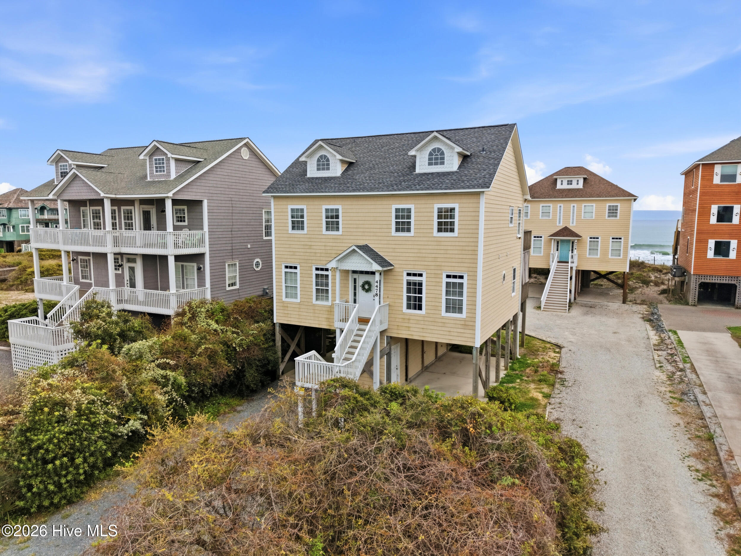 100566063 | Photo 54