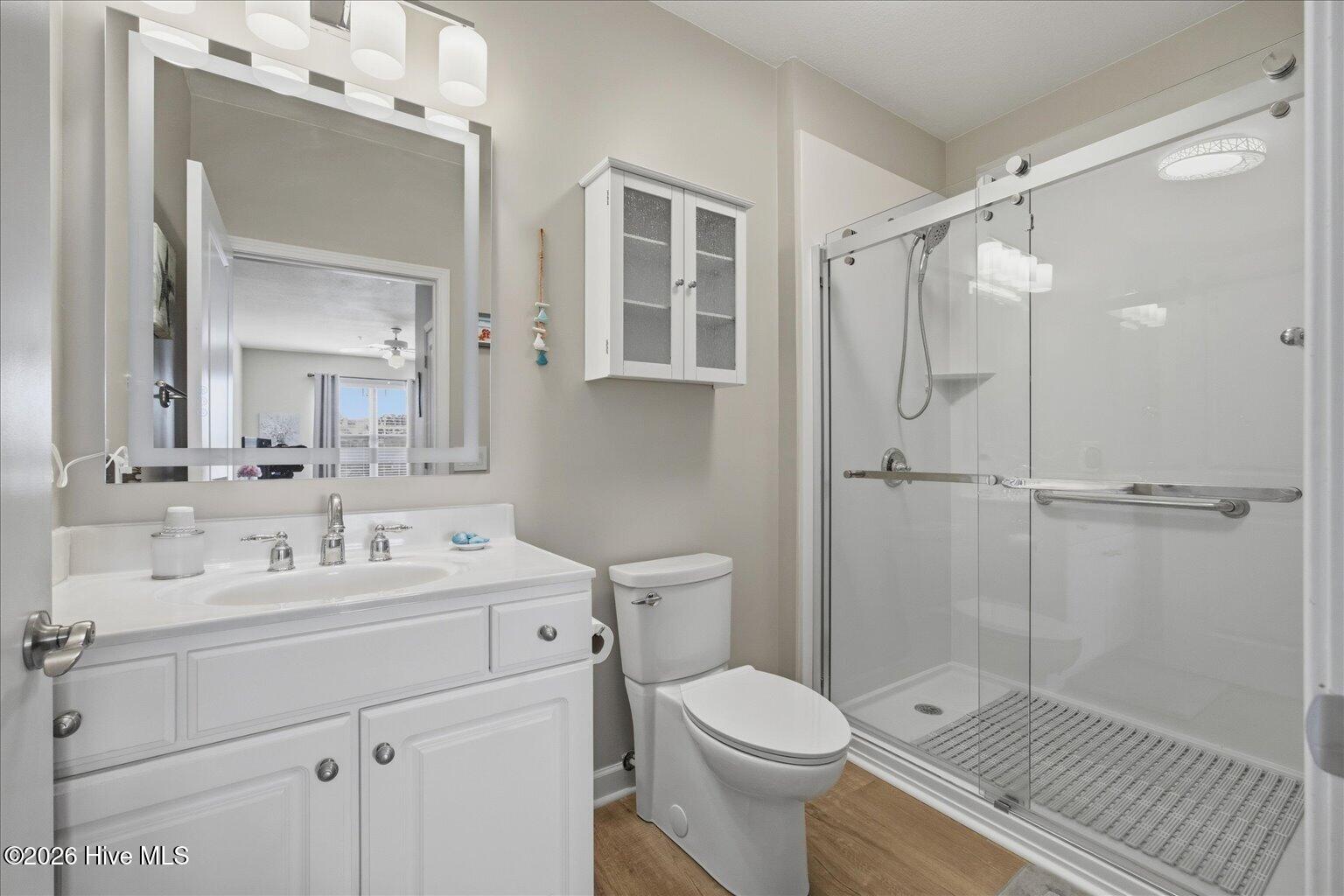 100558863 | Photo 17