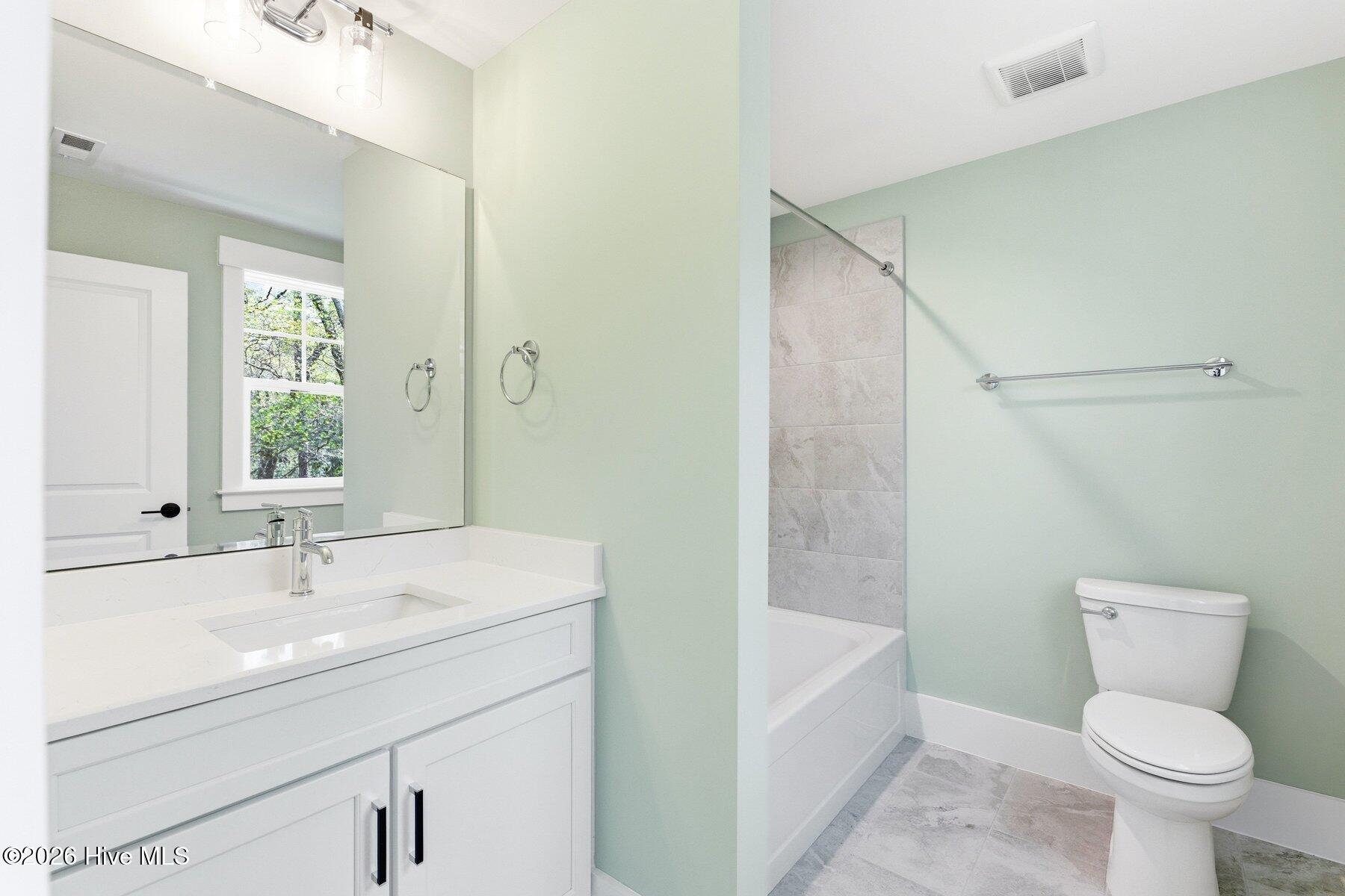 100541579 | Photo 32