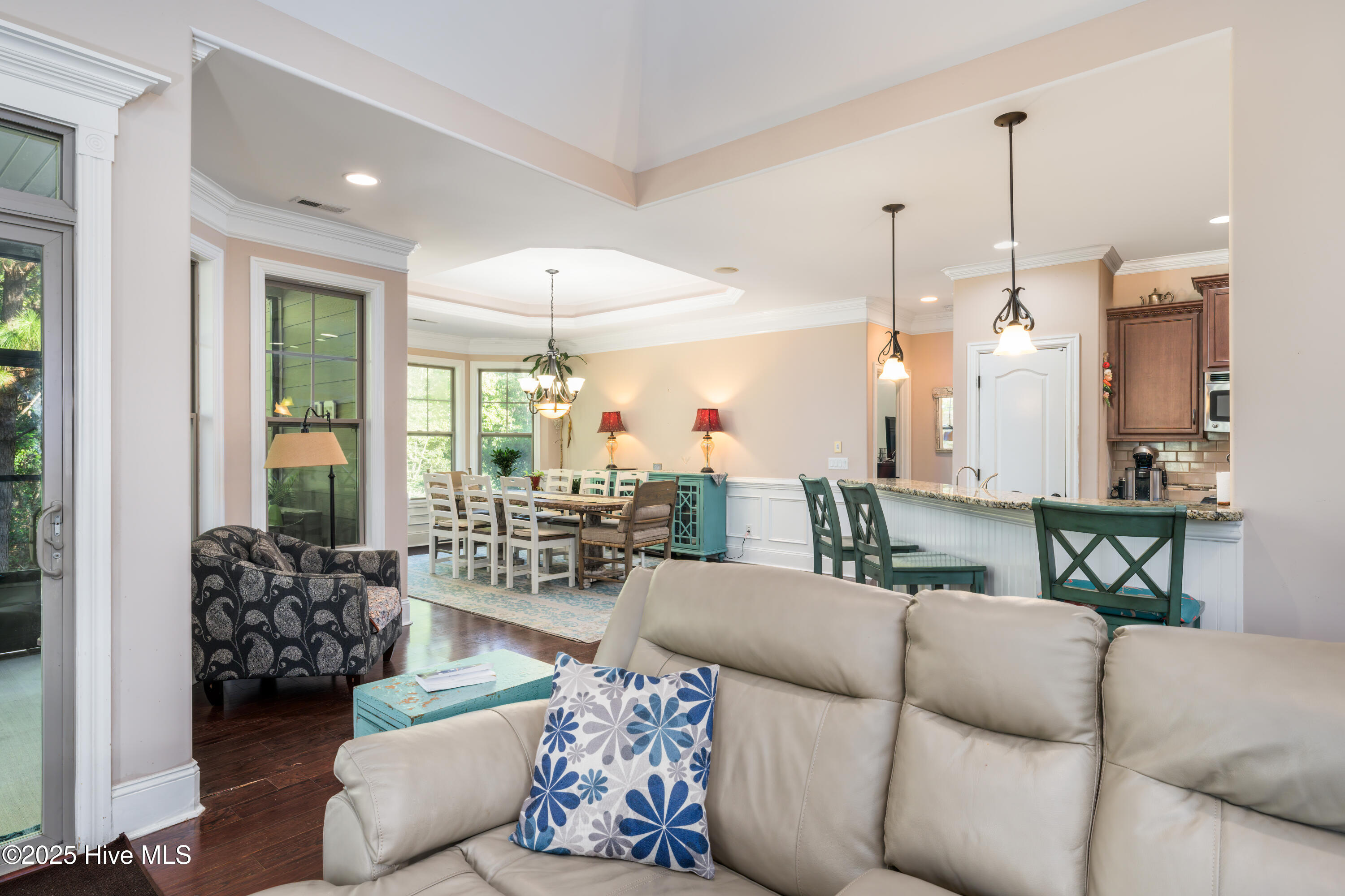 100535400 | Photo 14