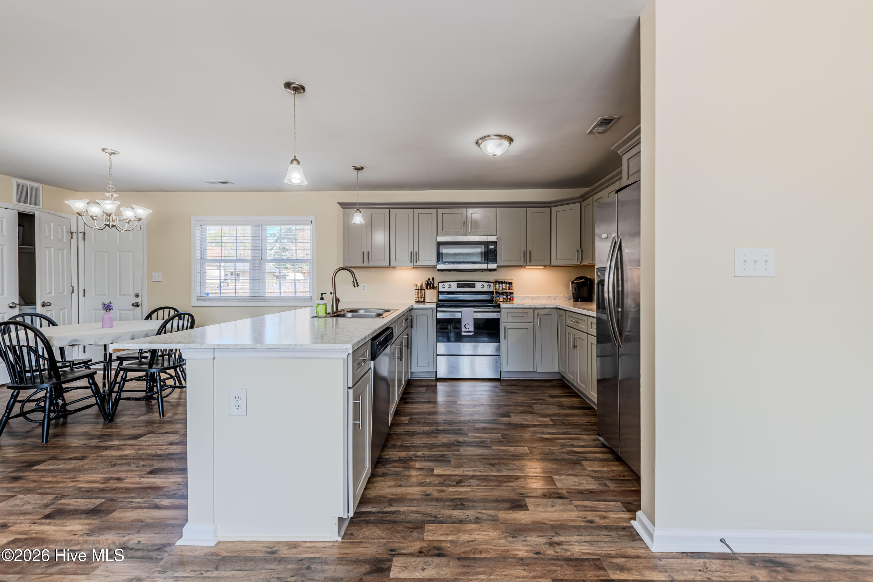 100558522 | Photo 10