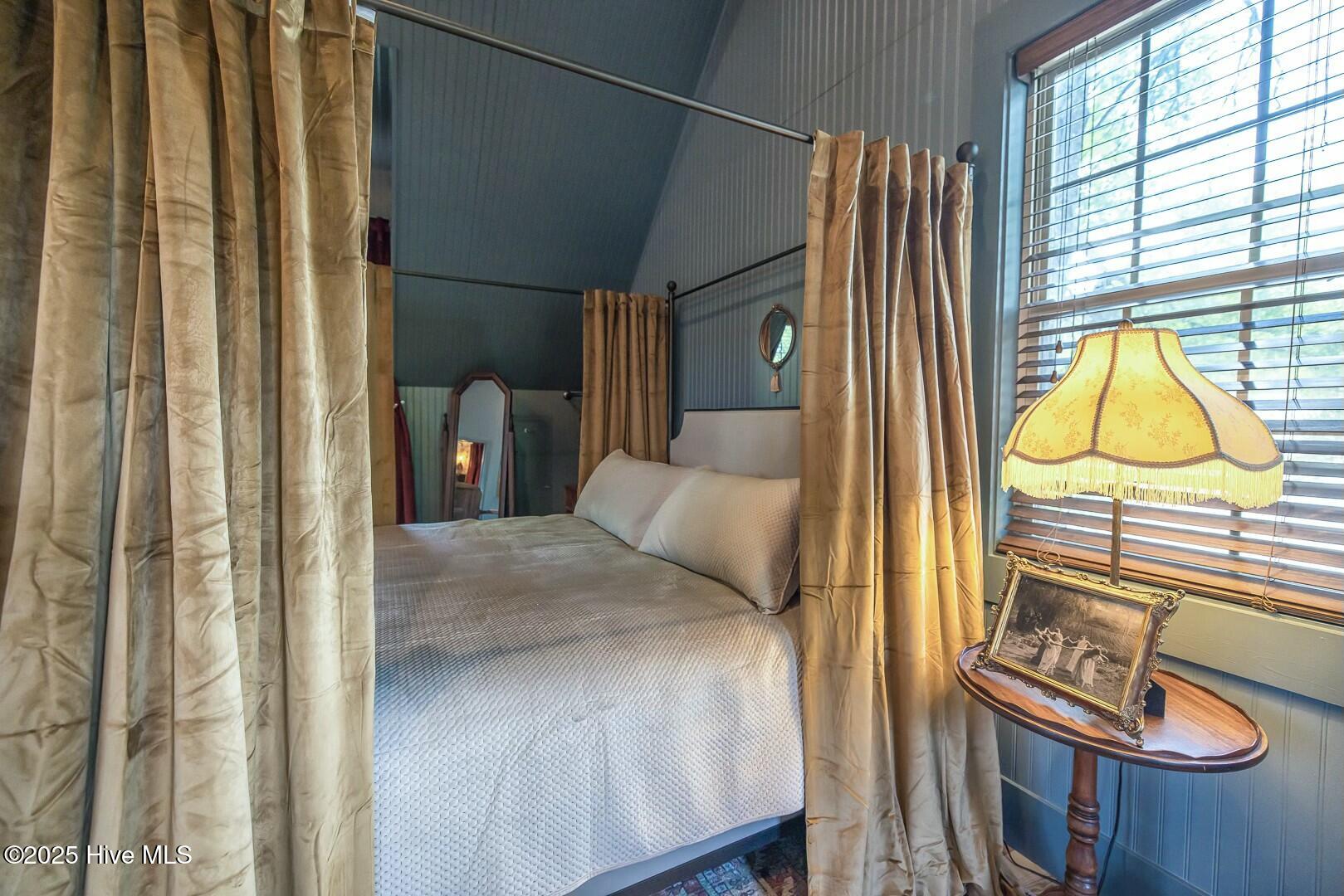 100548209 | Photo 10