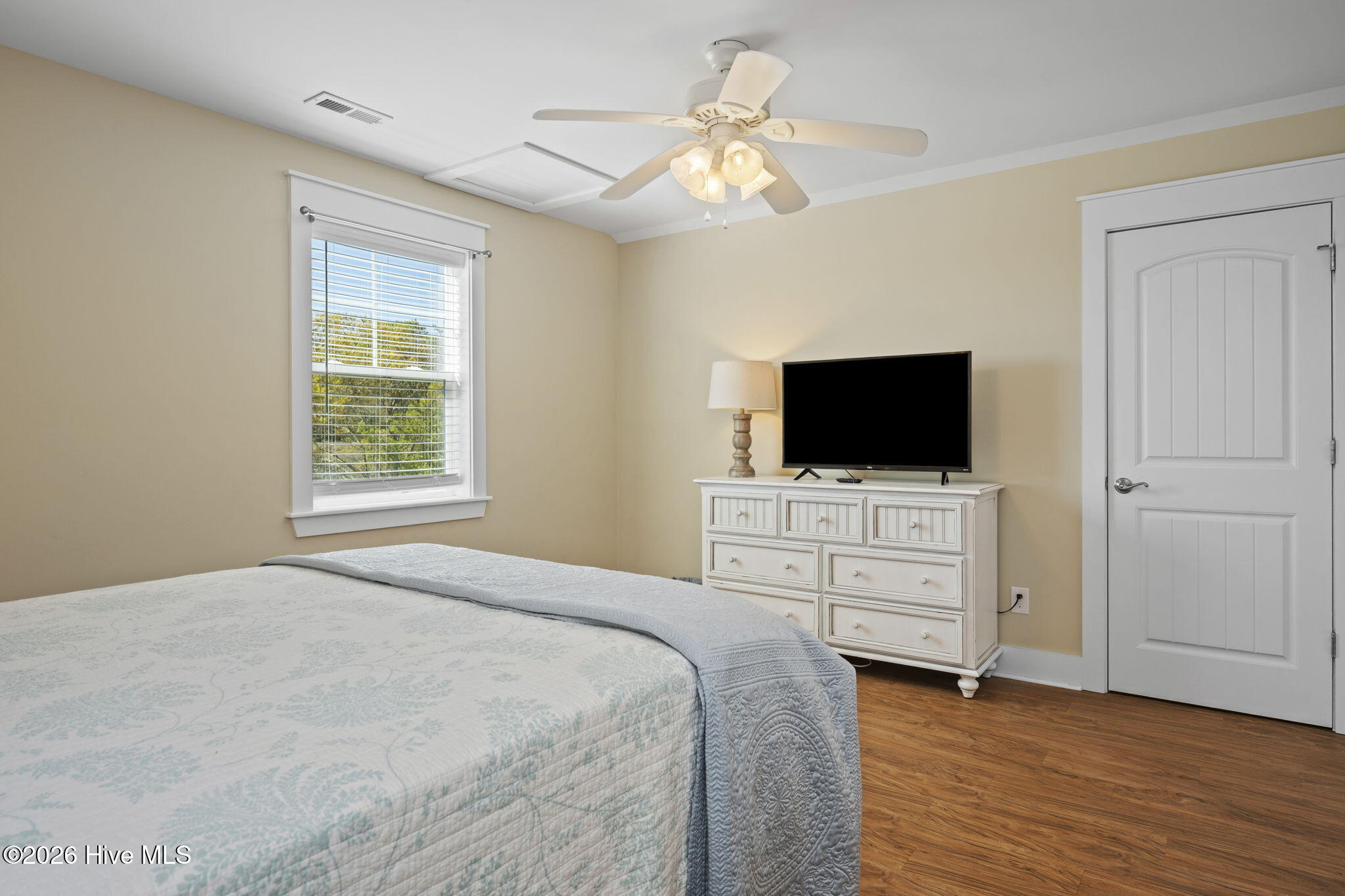 100565691 | Photo 33