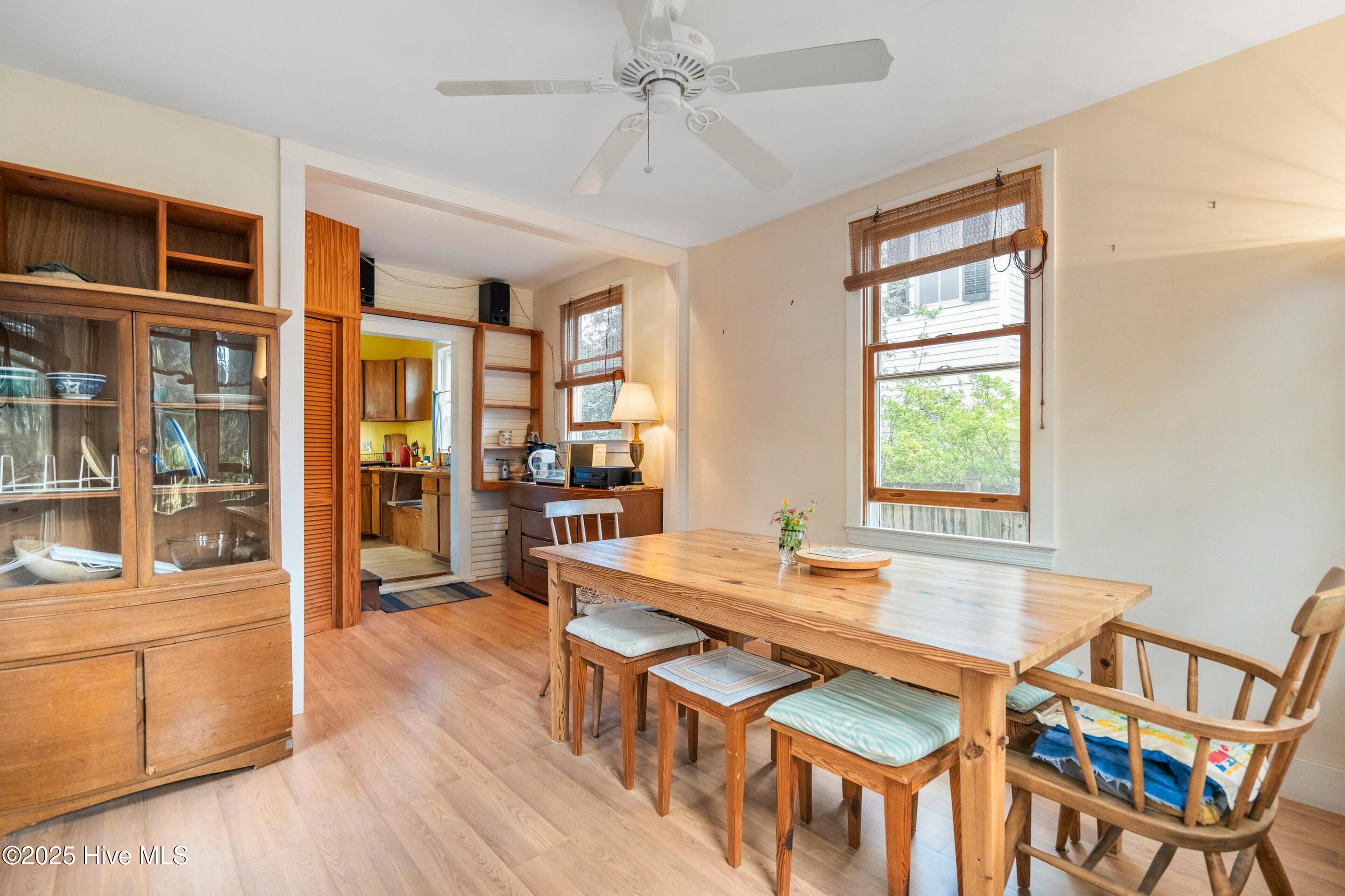 100535914 | Photo 27