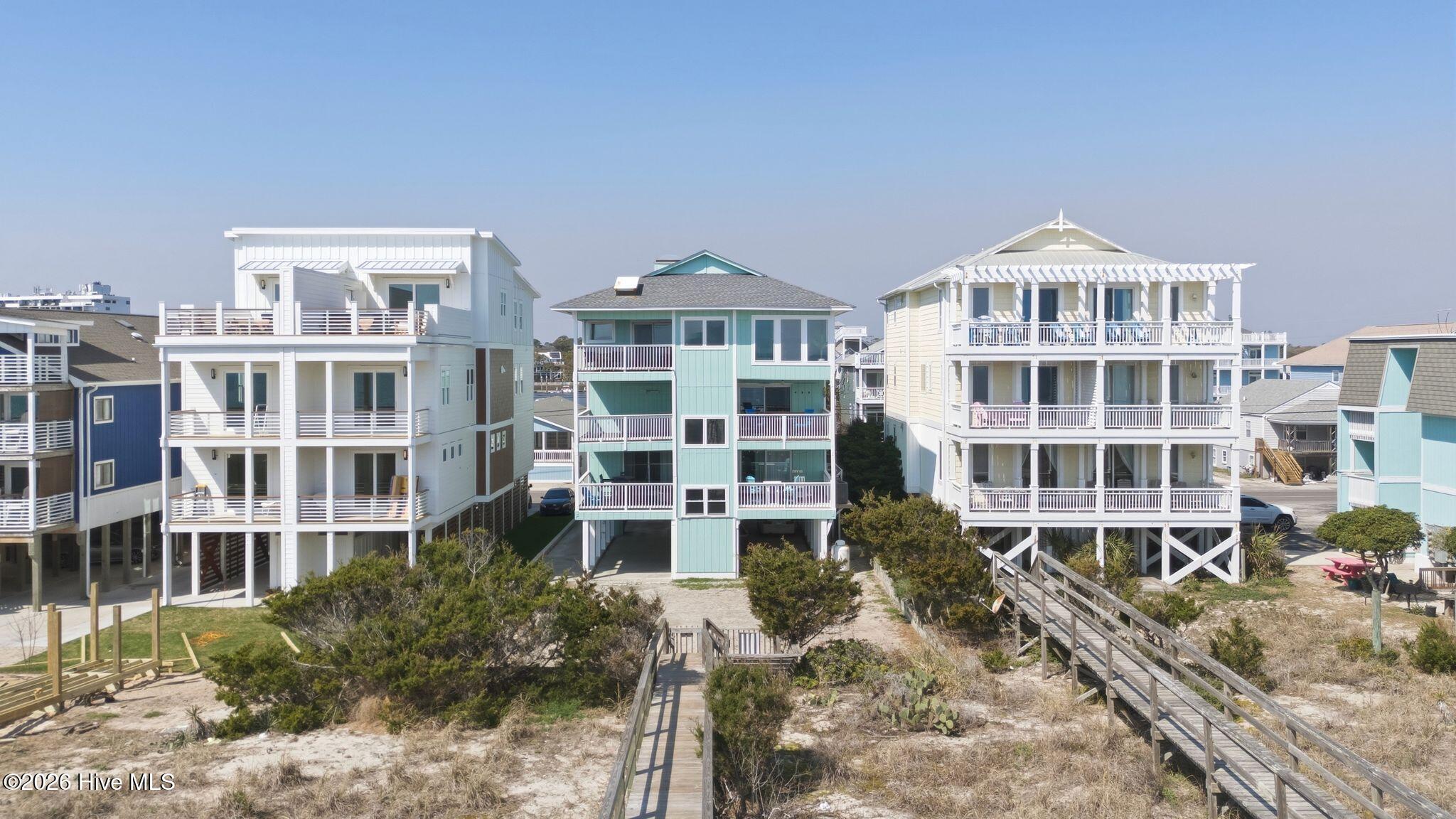 100539934 | Photo 75