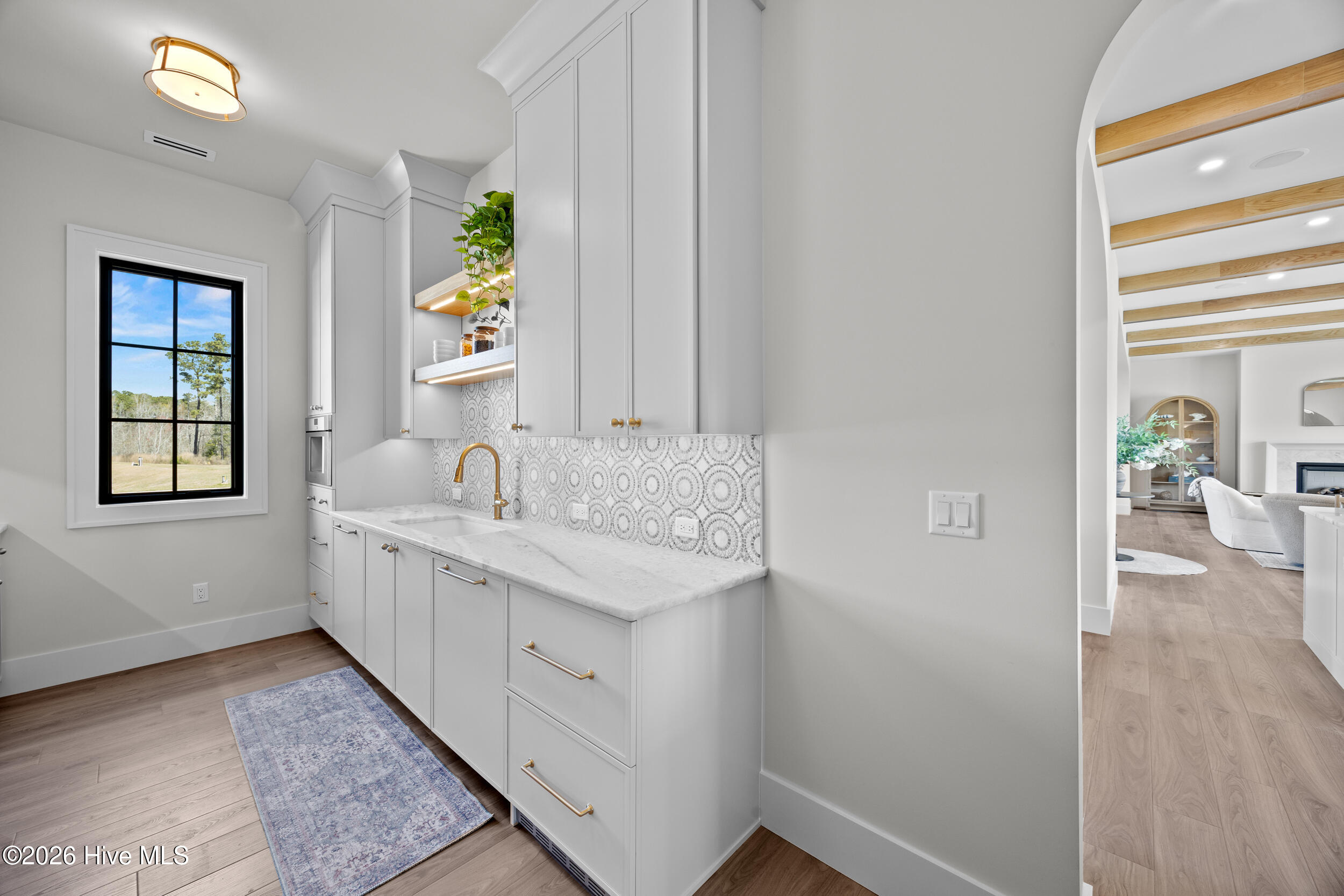 100561987 | Photo 38