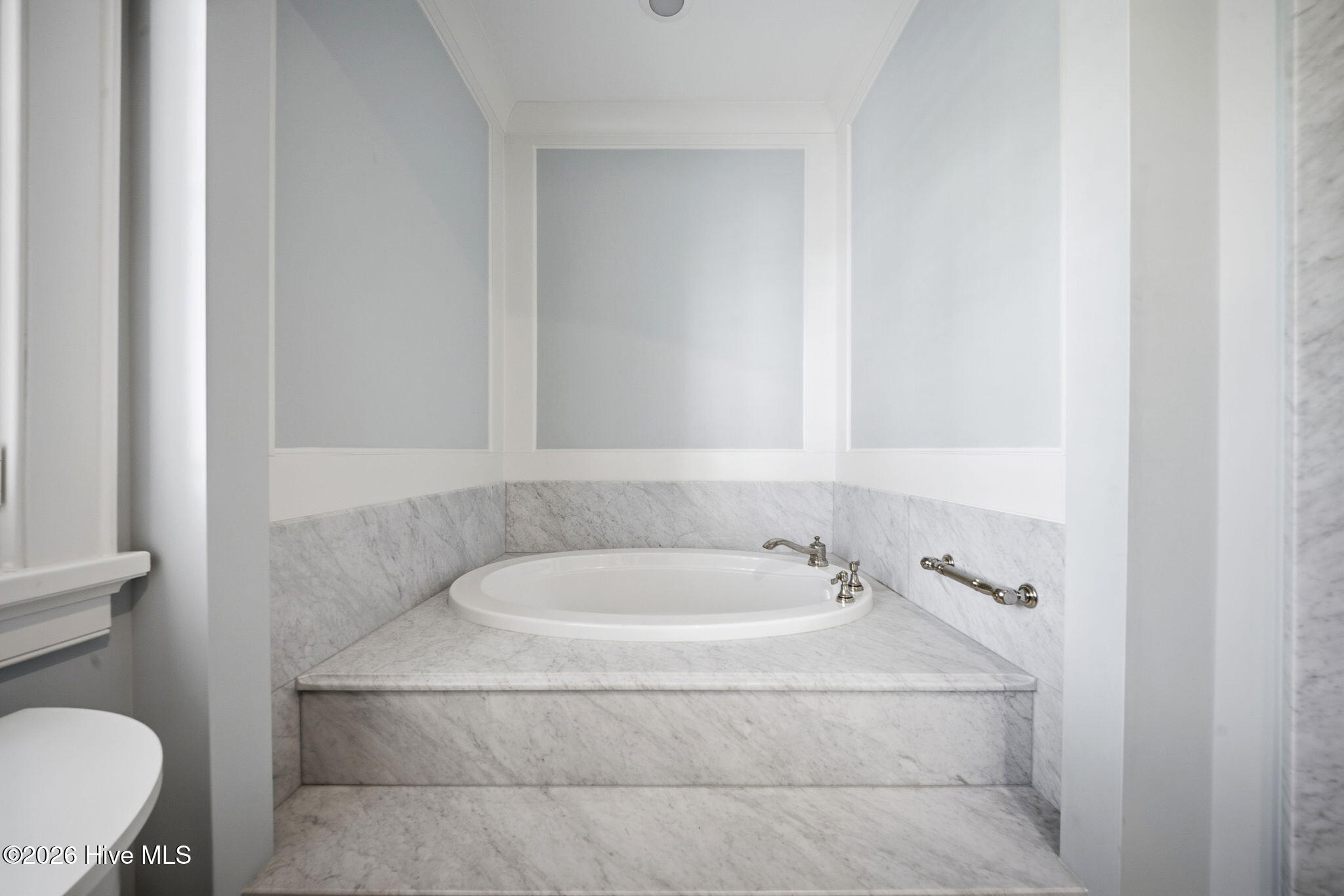 100570583 | Photo 52