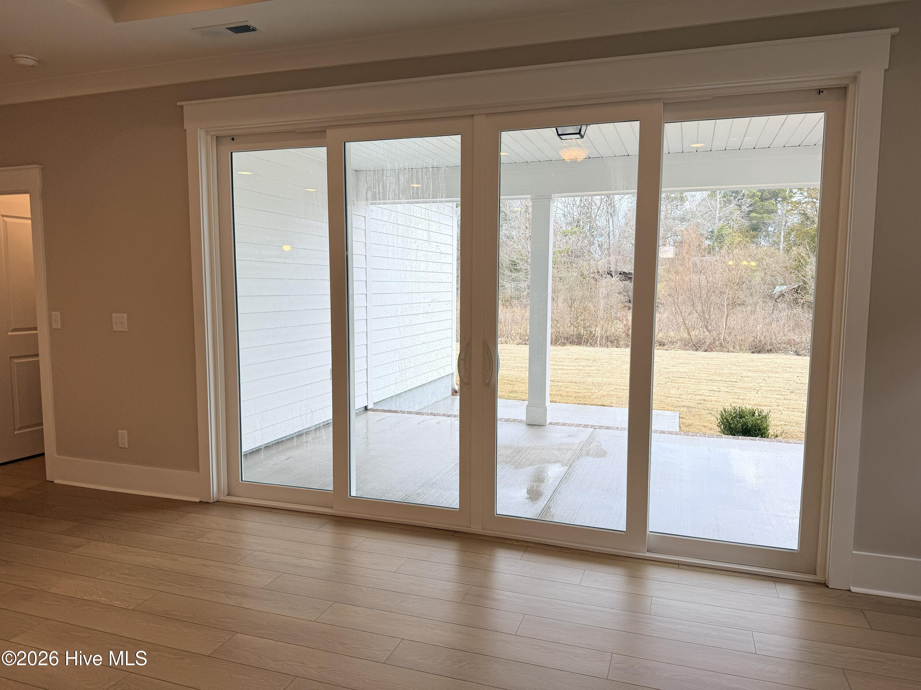 100553977 | Photo 22