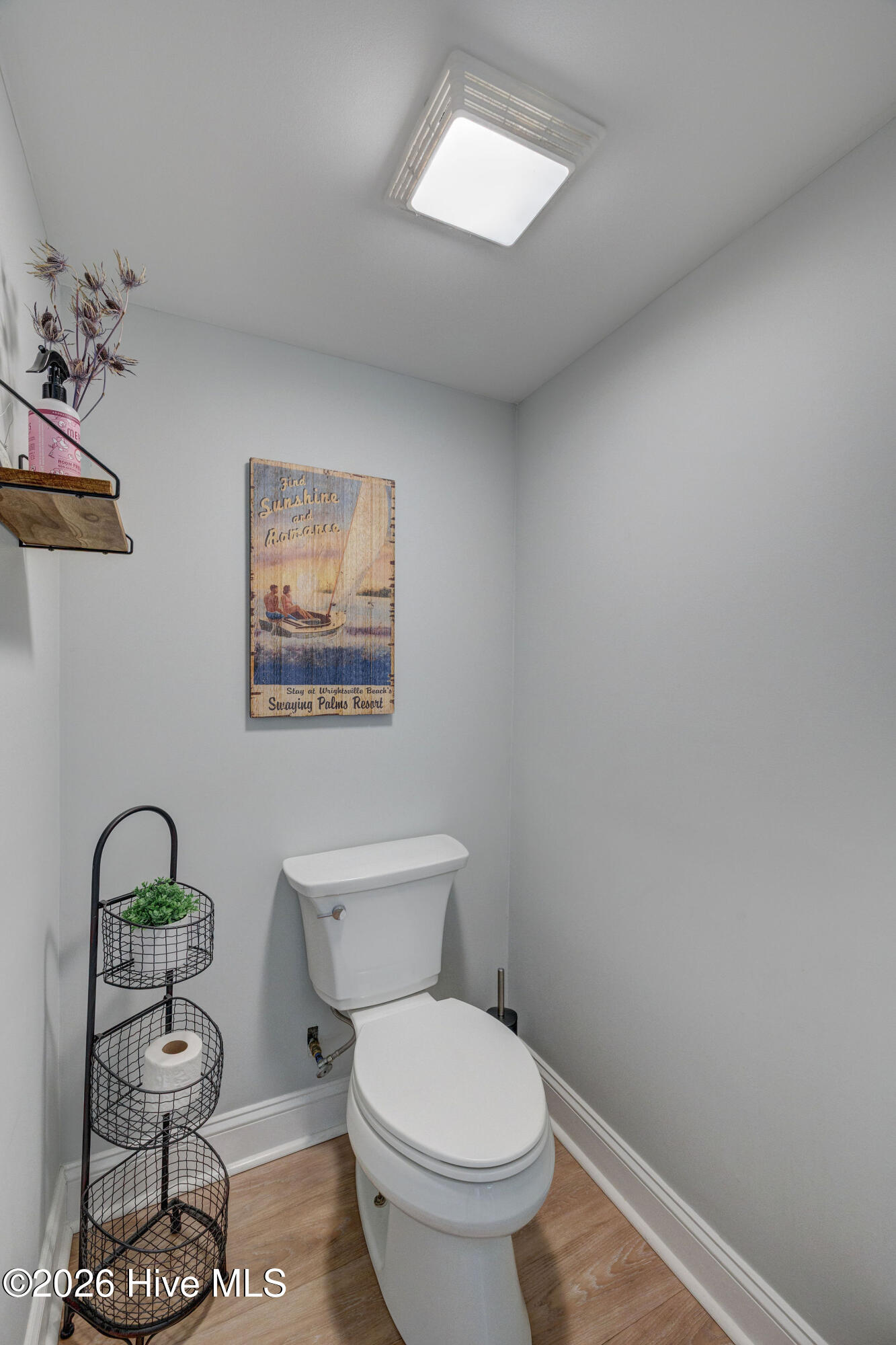 100558109 | Photo 23