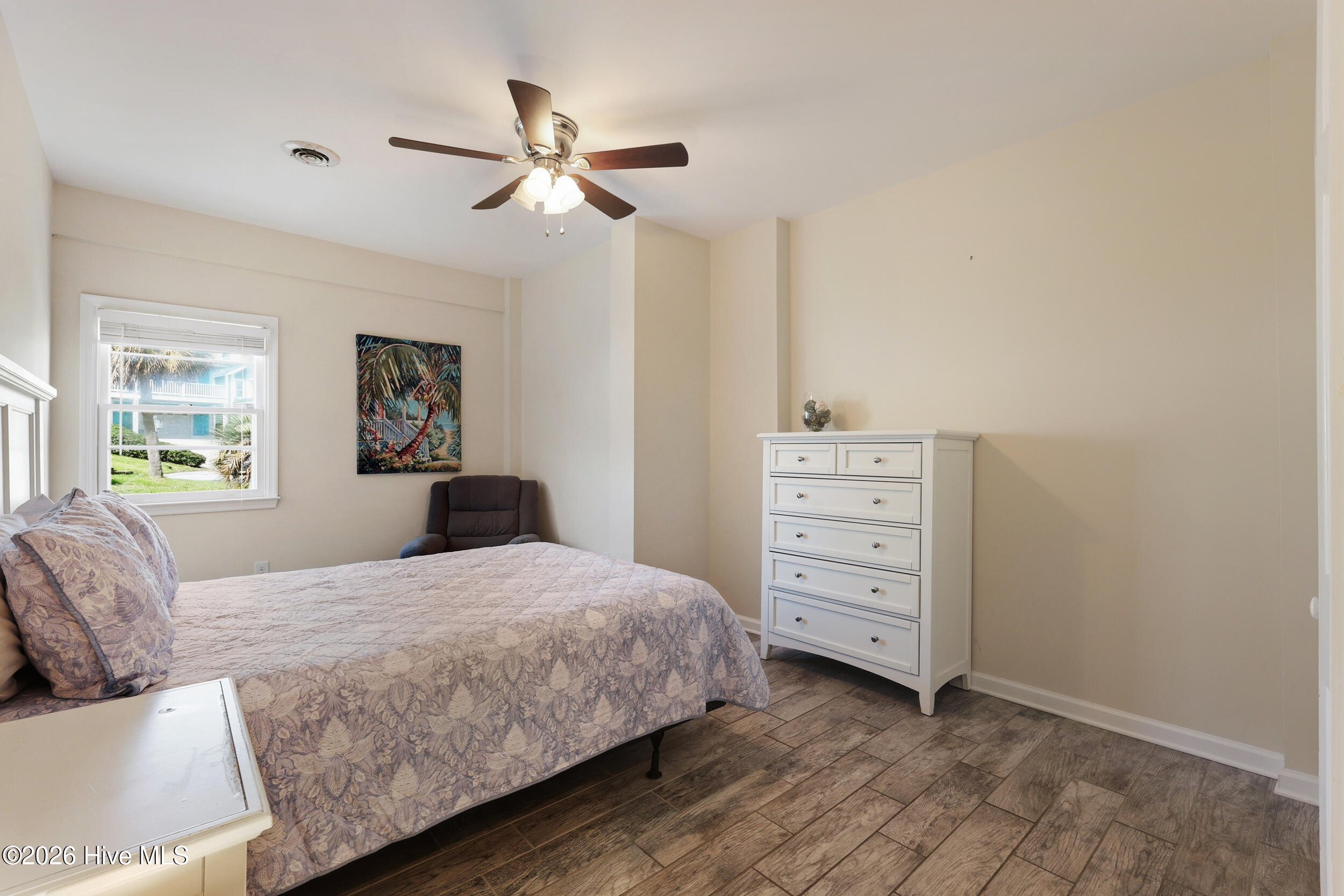 100561472 | Photo 36