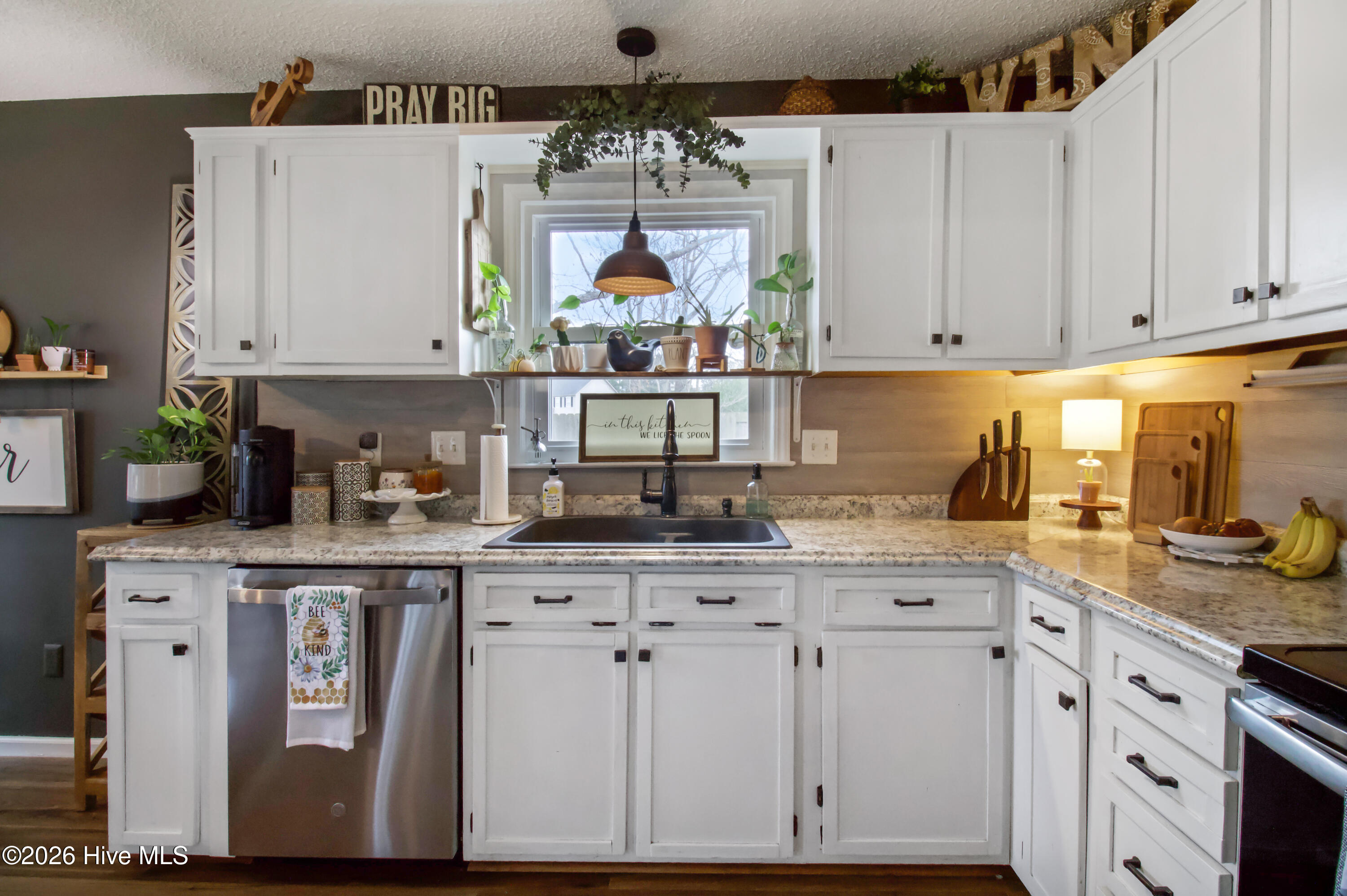 100559639 | Photo 21