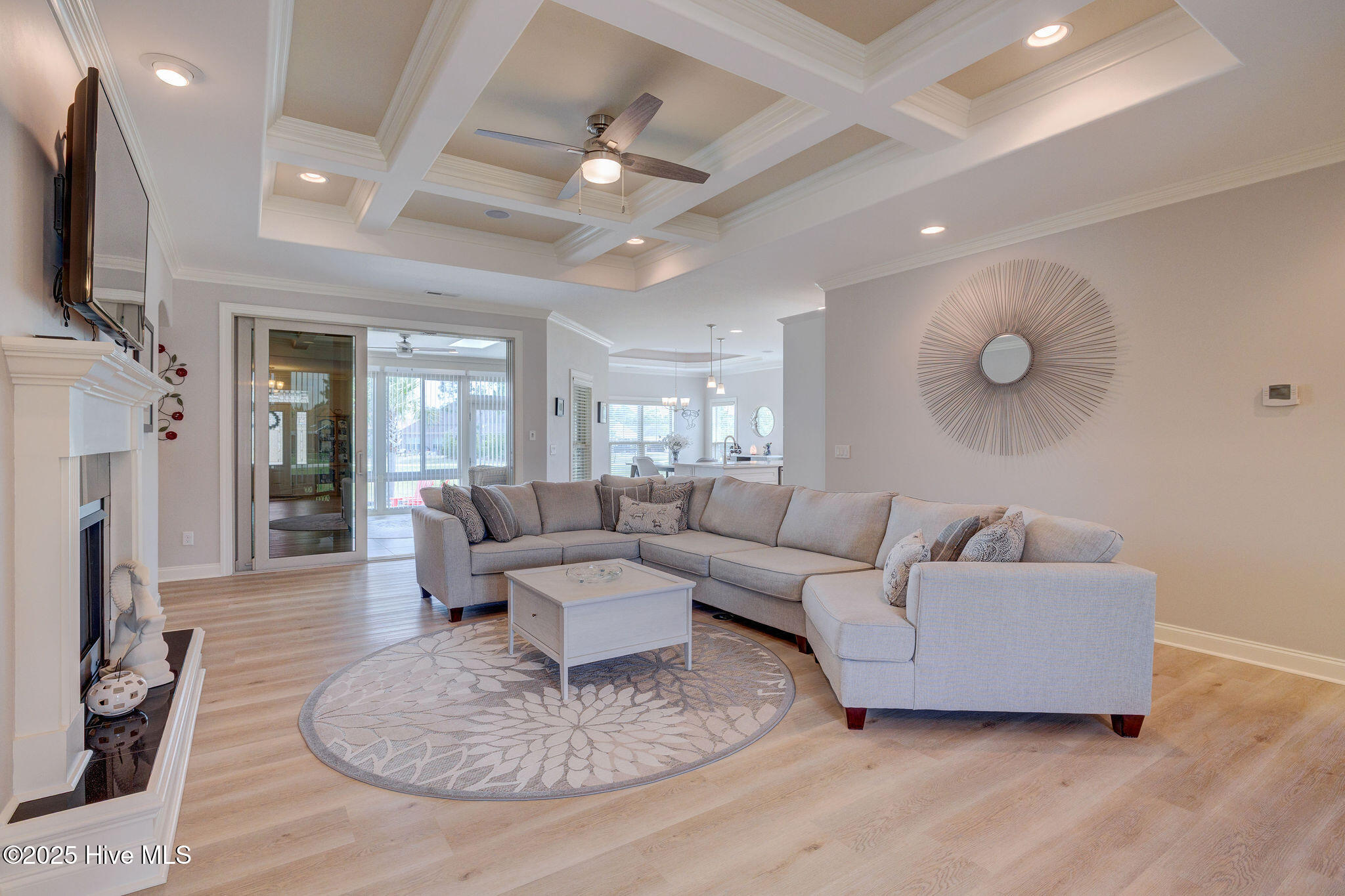 100549436 | Photo 11