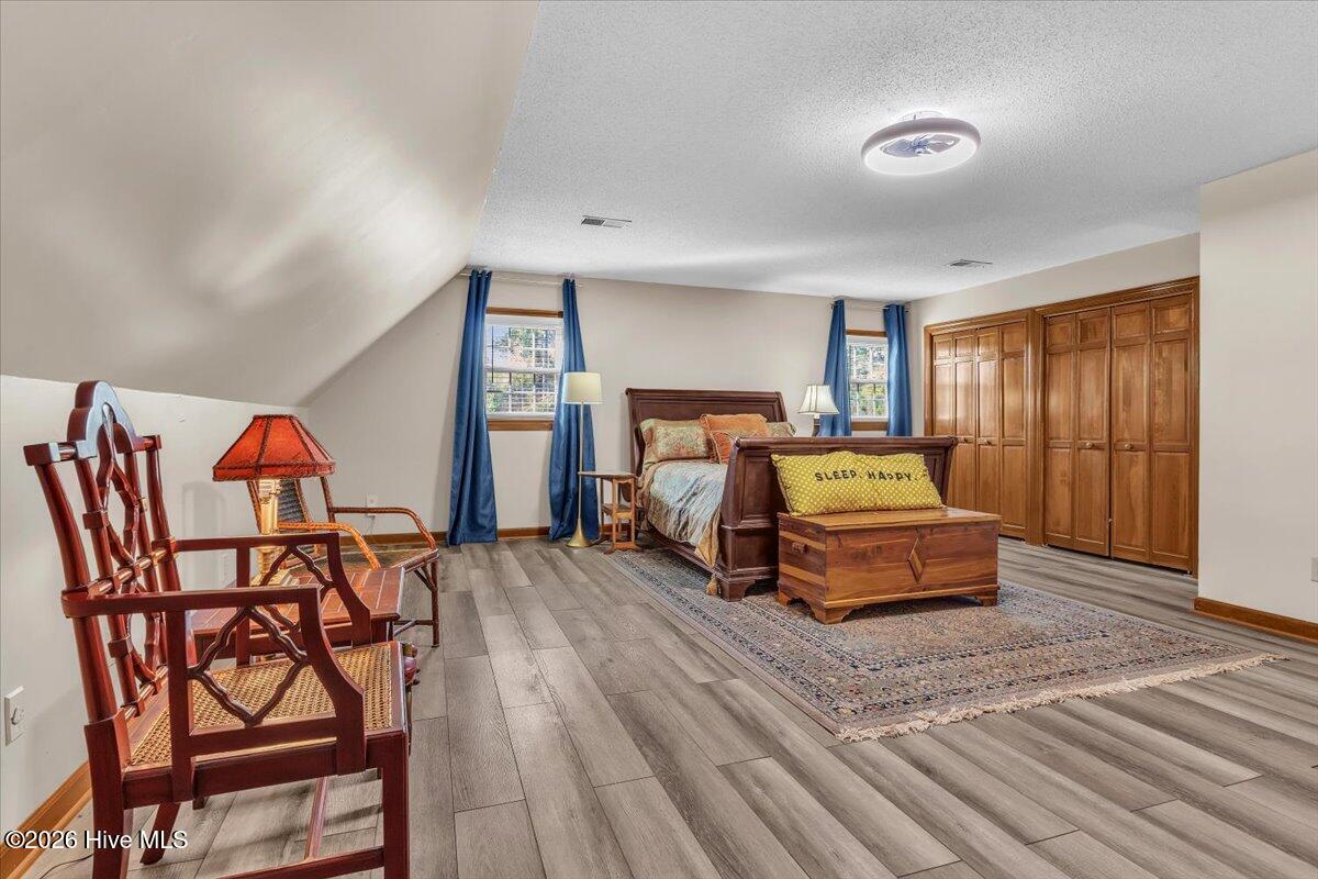 100565591 | Photo 59