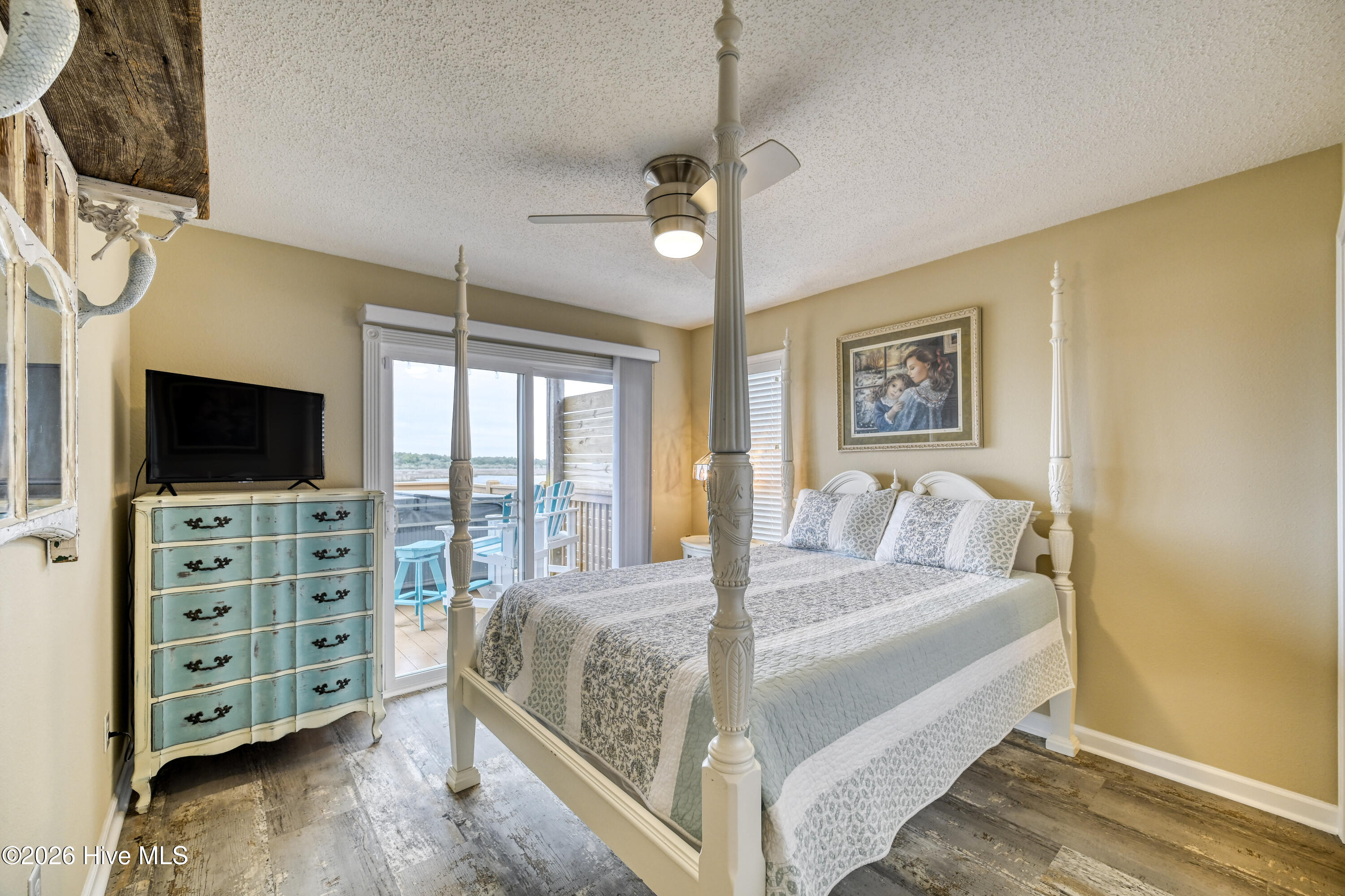 100558069 | Photo 50