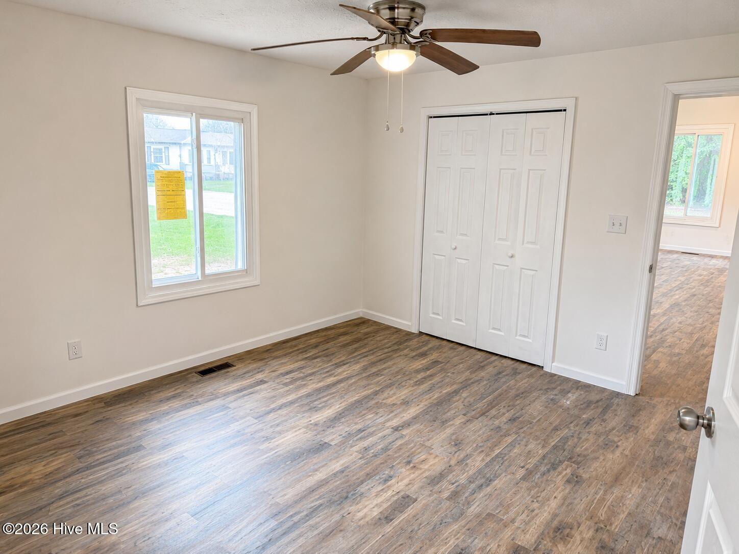 15_a_clean_empty_interior_room_photograp