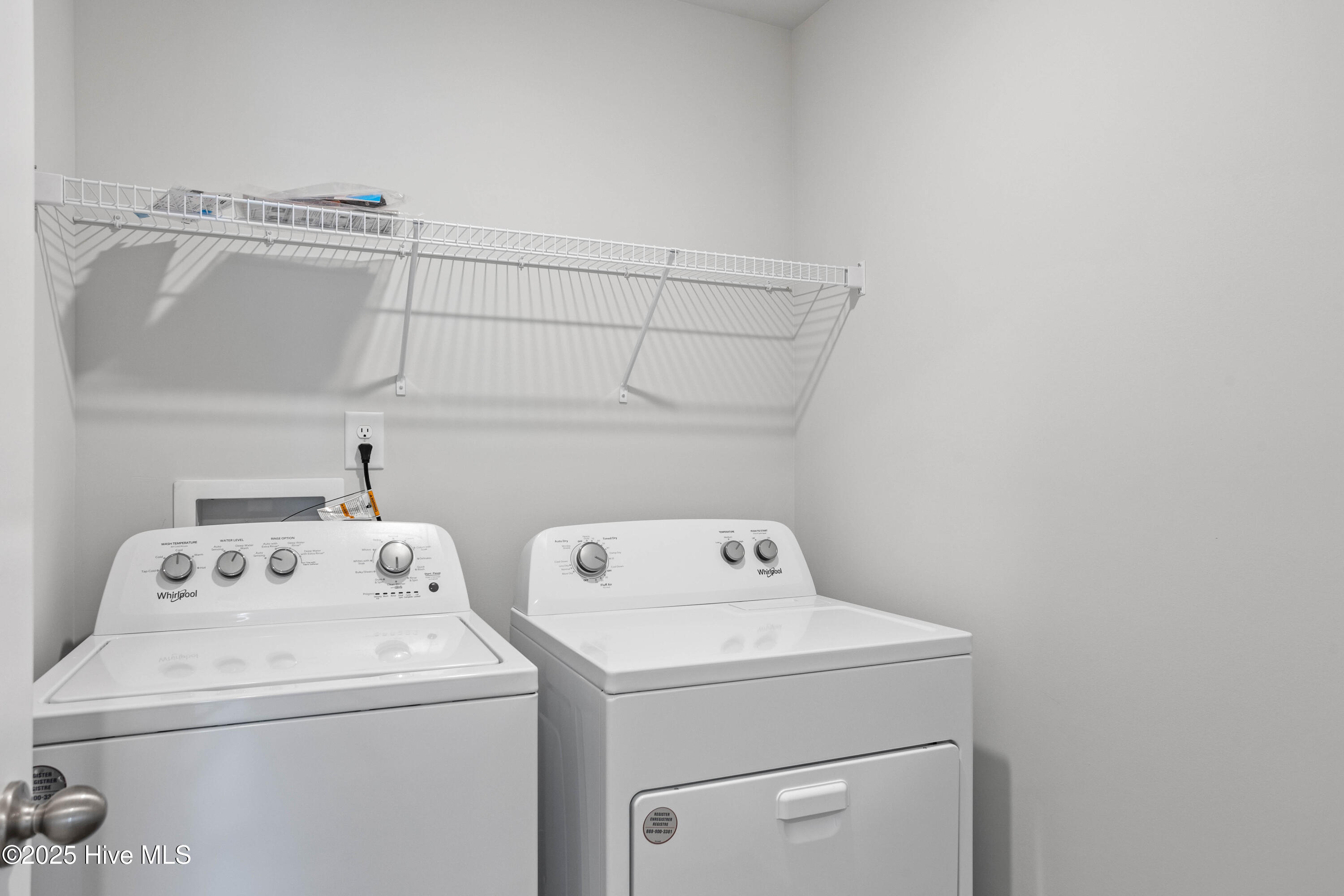 100525921 | Photo 15