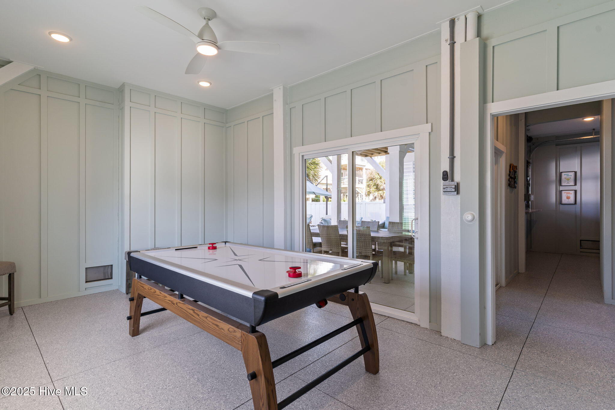 100545379 | Photo 36