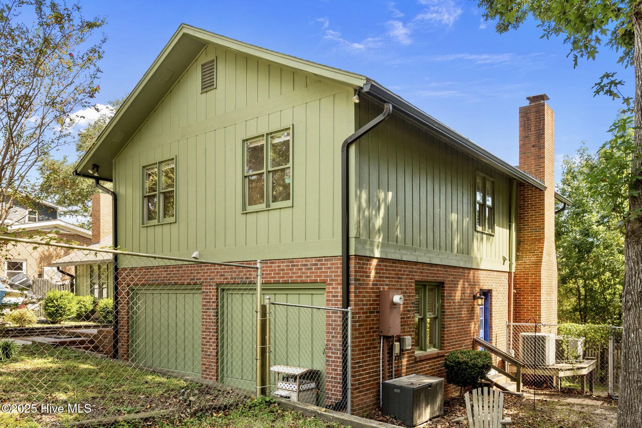 100532839 | Photo 59