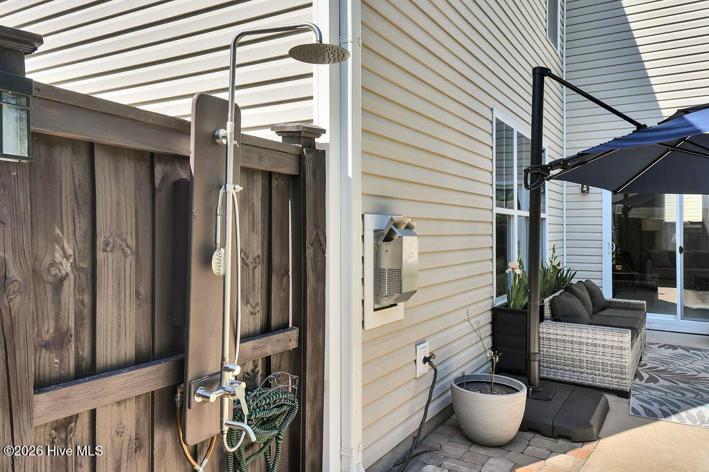 100565738 | Photo 39