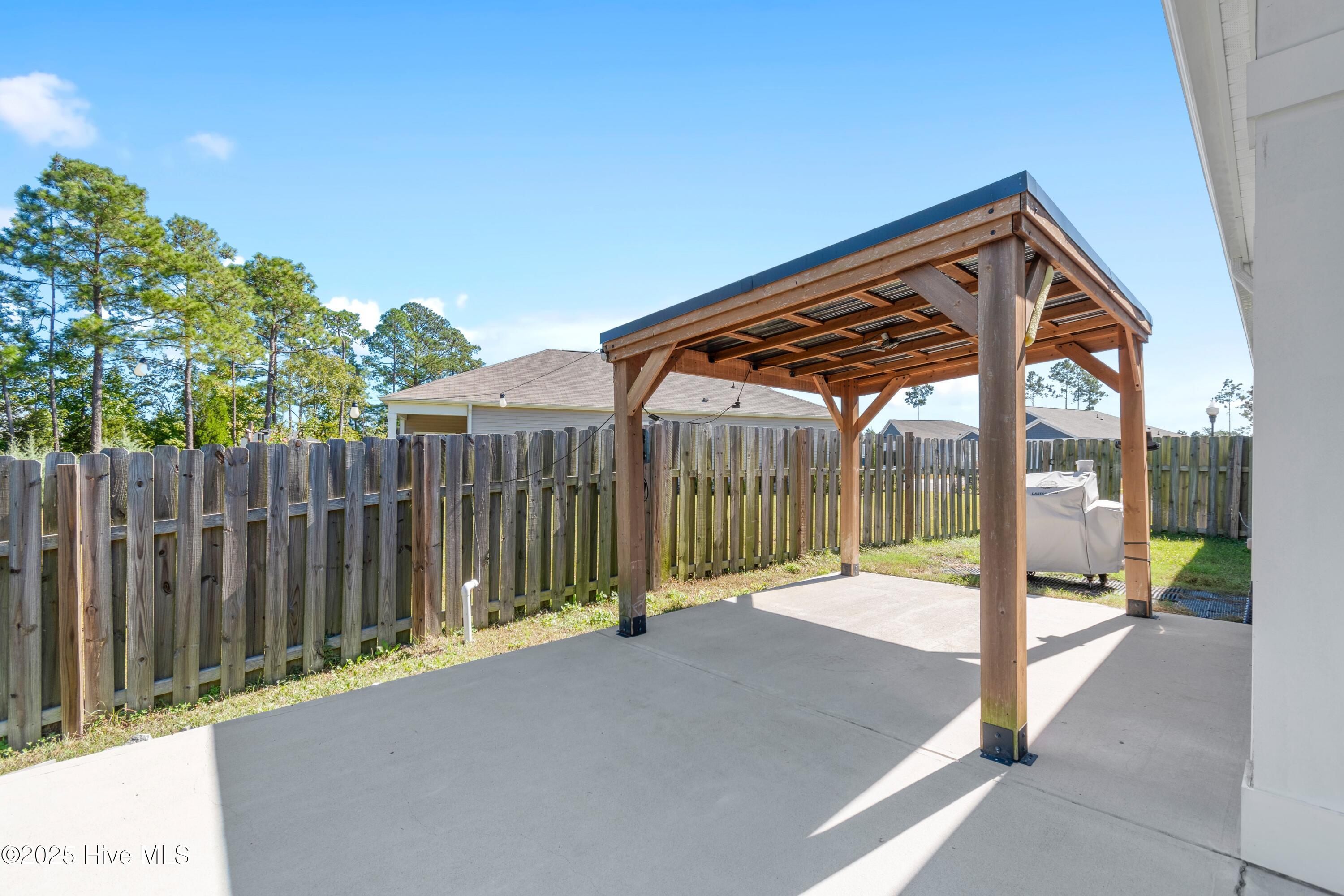 100537510 | Photo 50