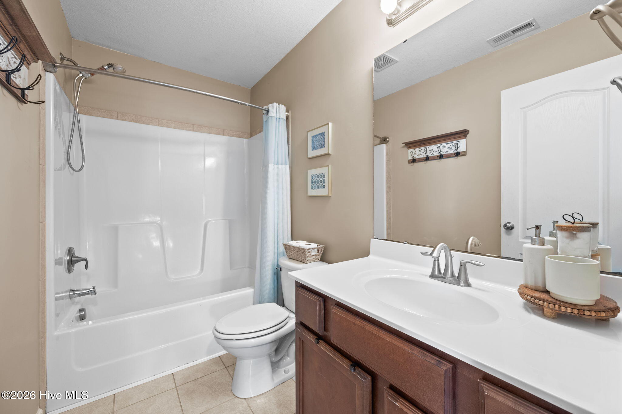 100557328 | Photo 24