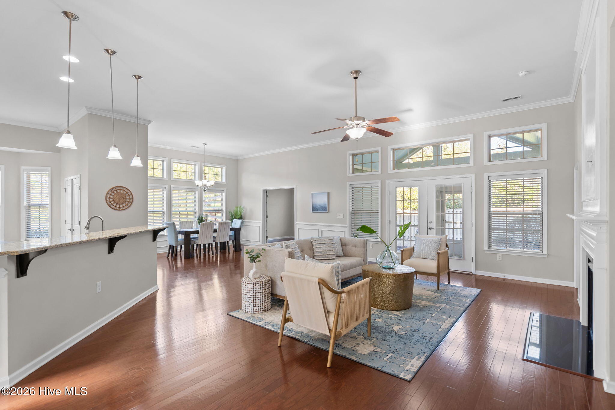 100554363 | Photo 12