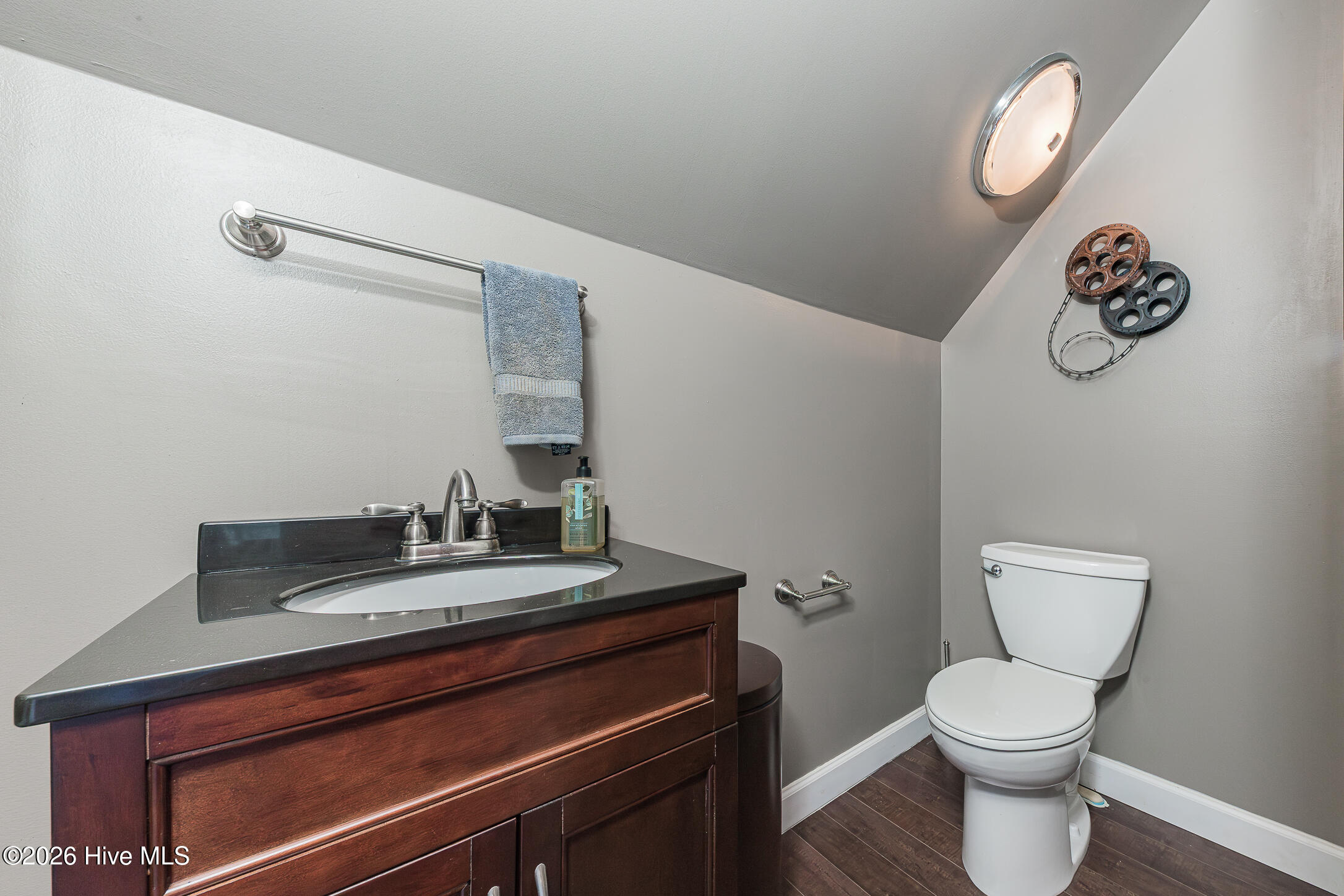 100563981 | Photo 54