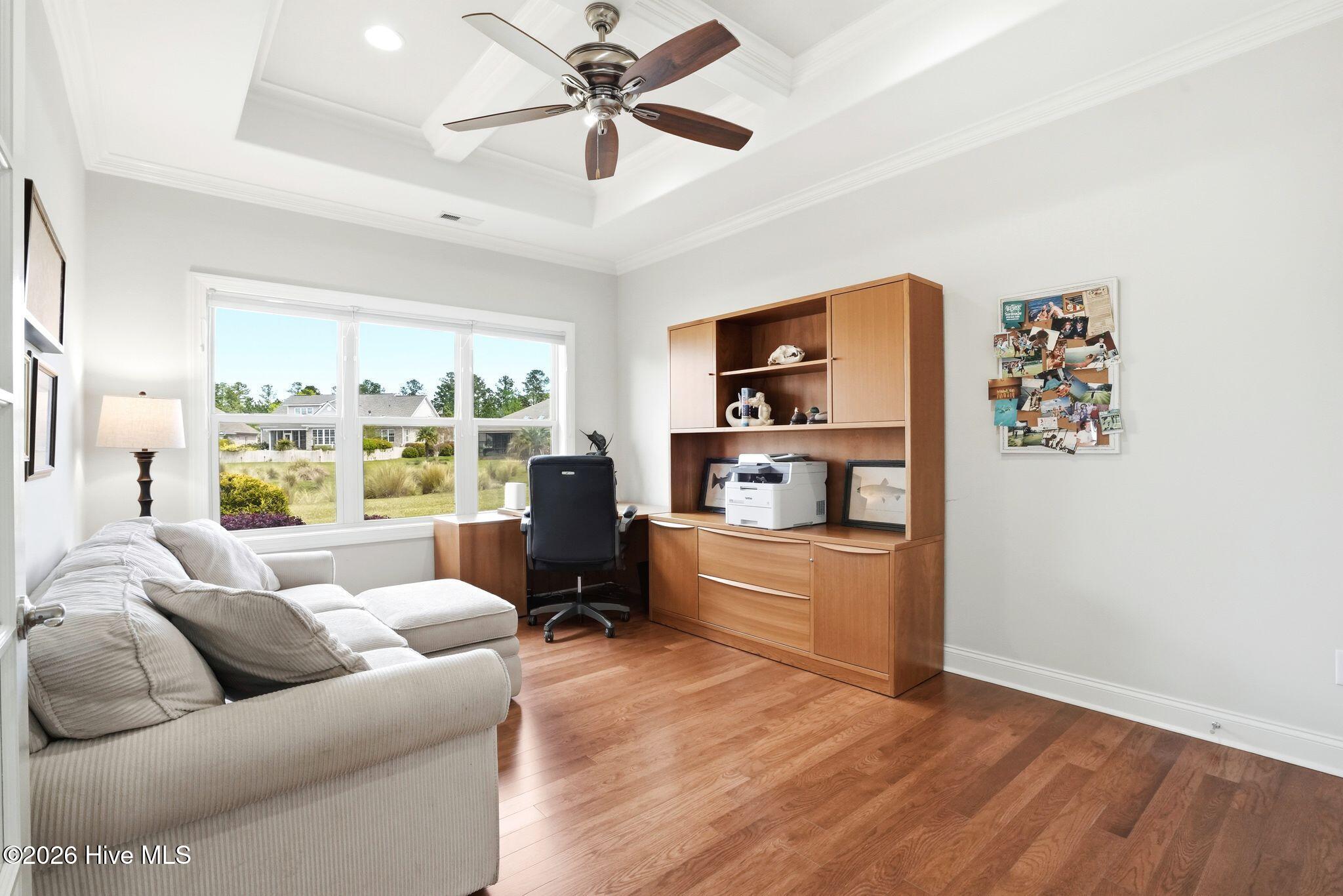 100565235 | Photo 42