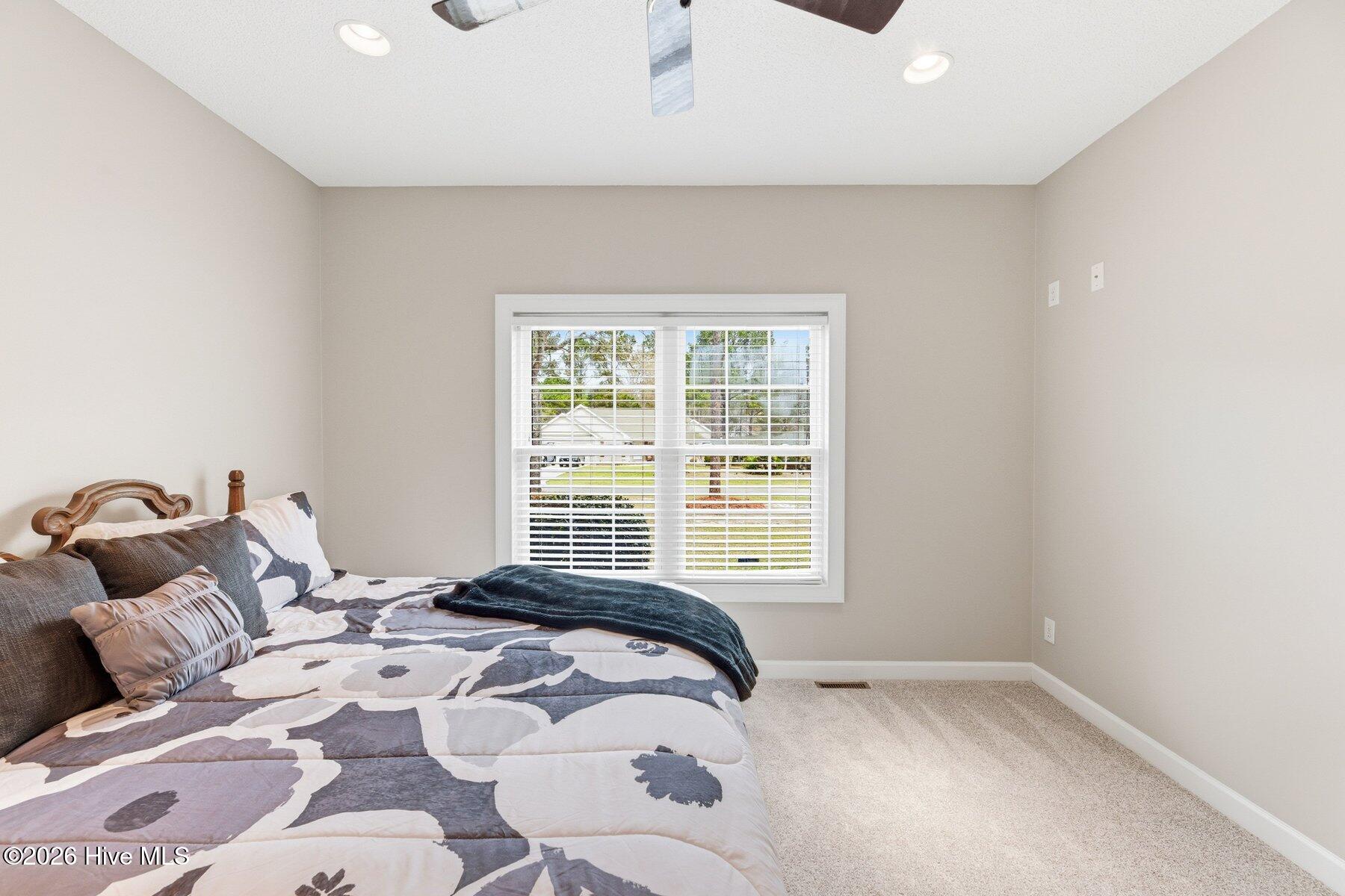 100563344 | Photo 28