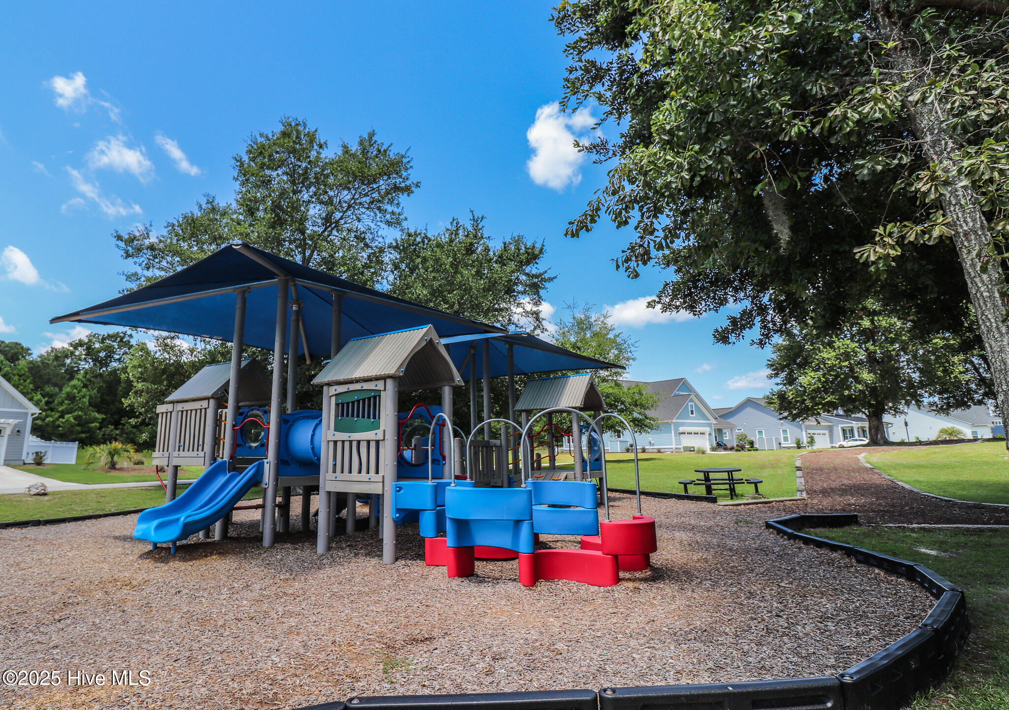 100523400 | Photo 33