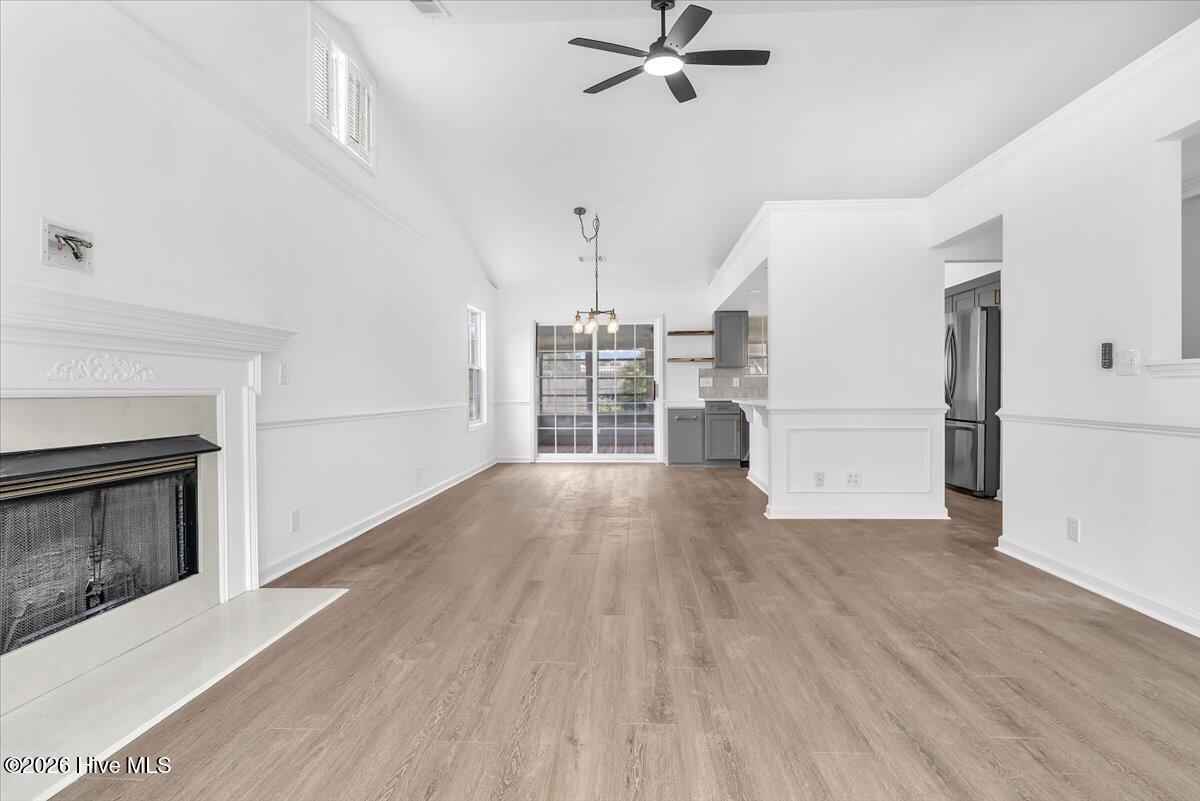 100564620 | Photo 21