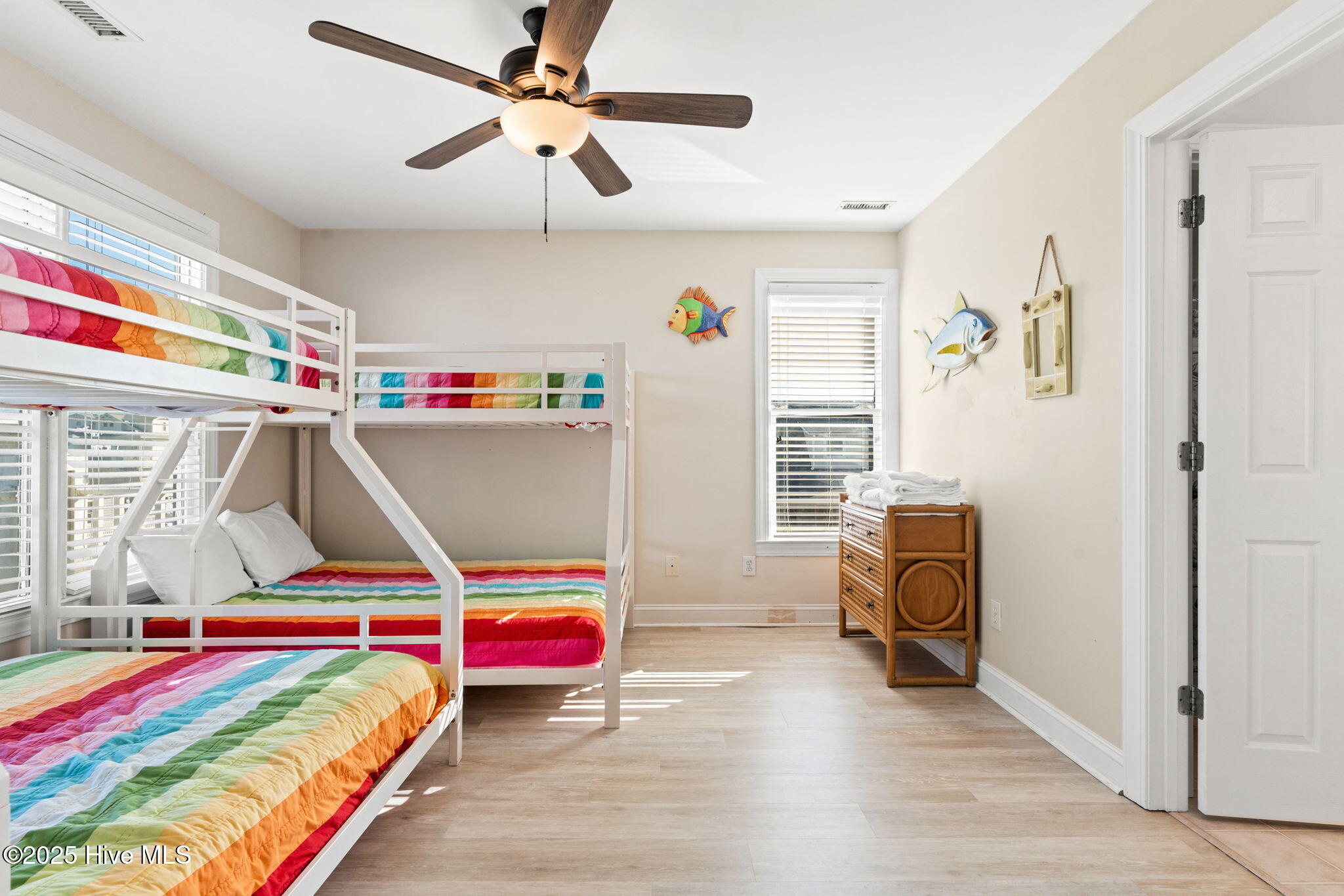 100541460 | Photo 45