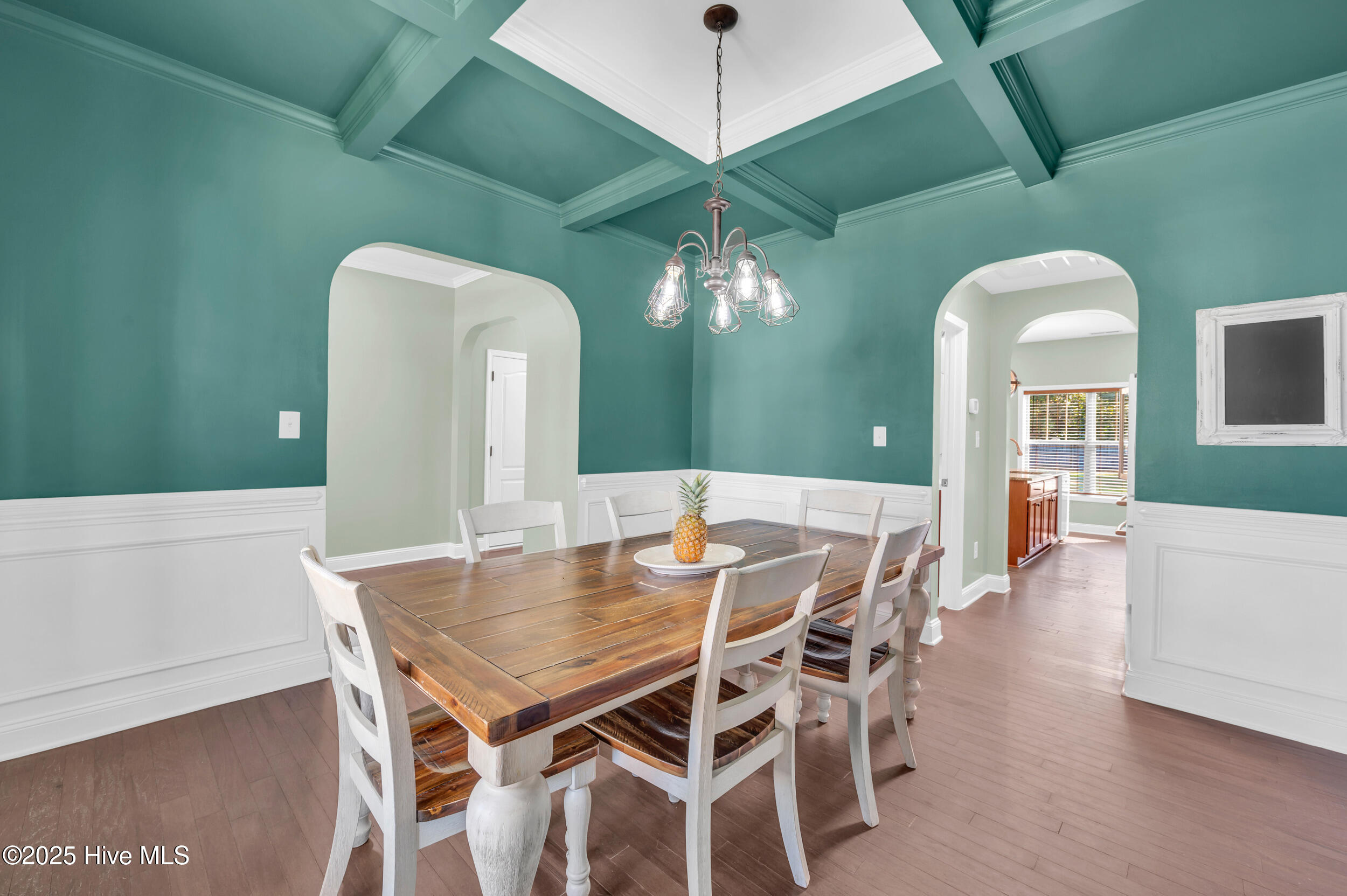 100538065 | Photo 11