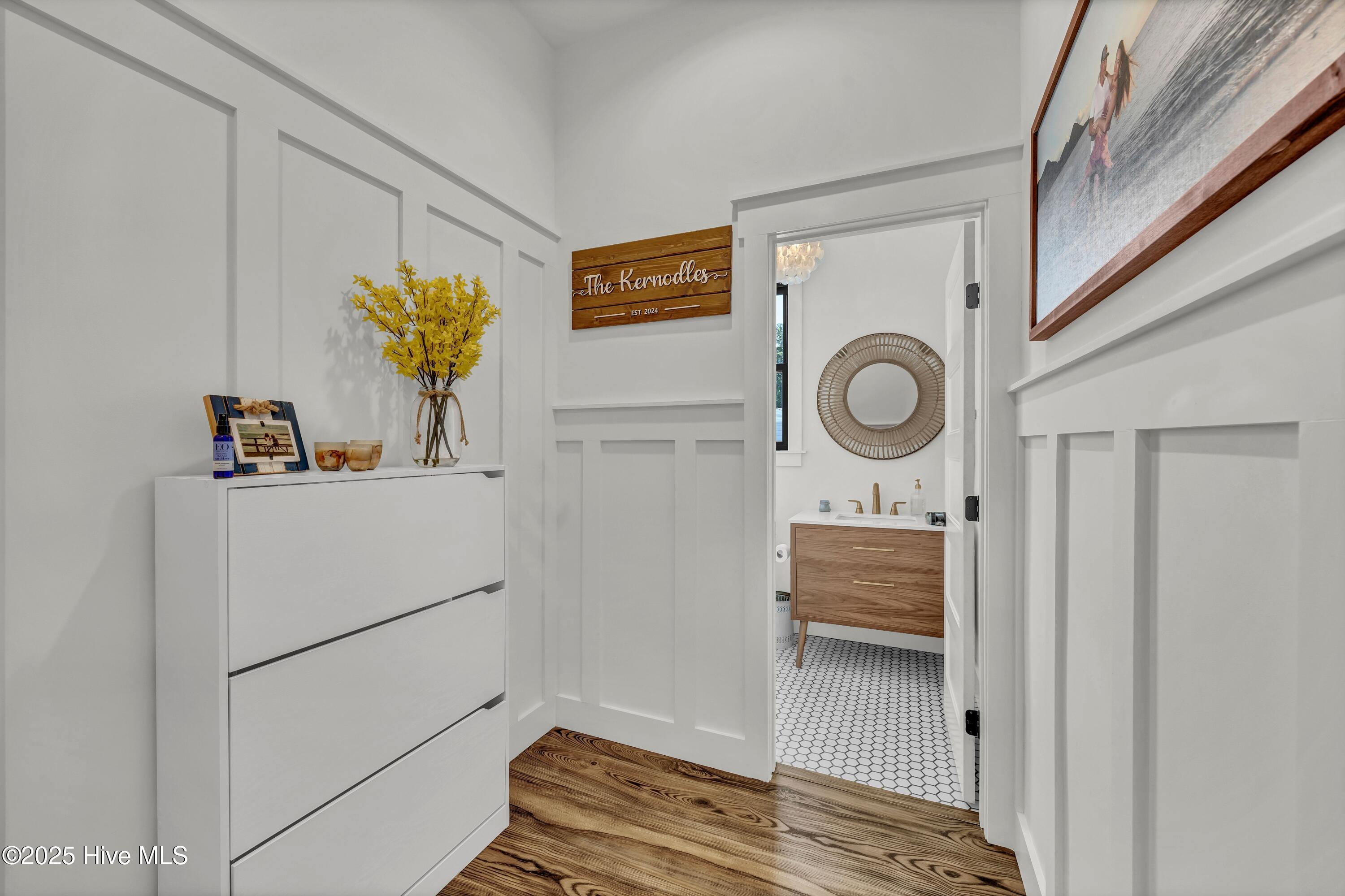 100543127 | Photo 37