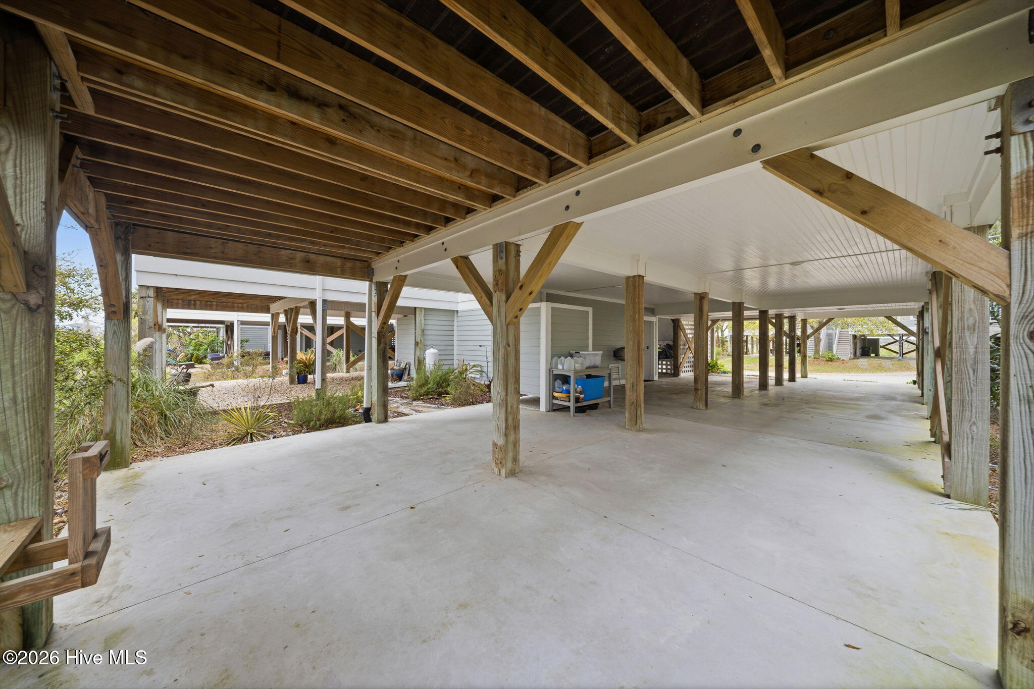 100566136 | Photo 63